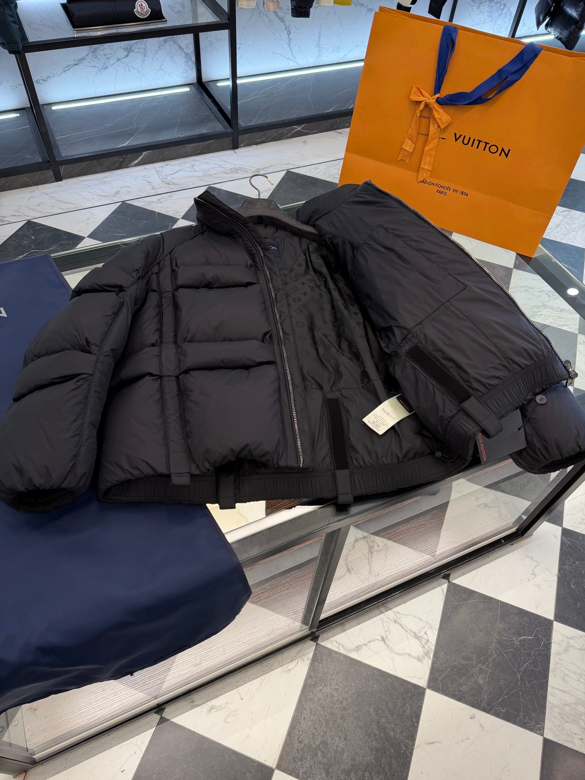 LOU PUFFER JACKET