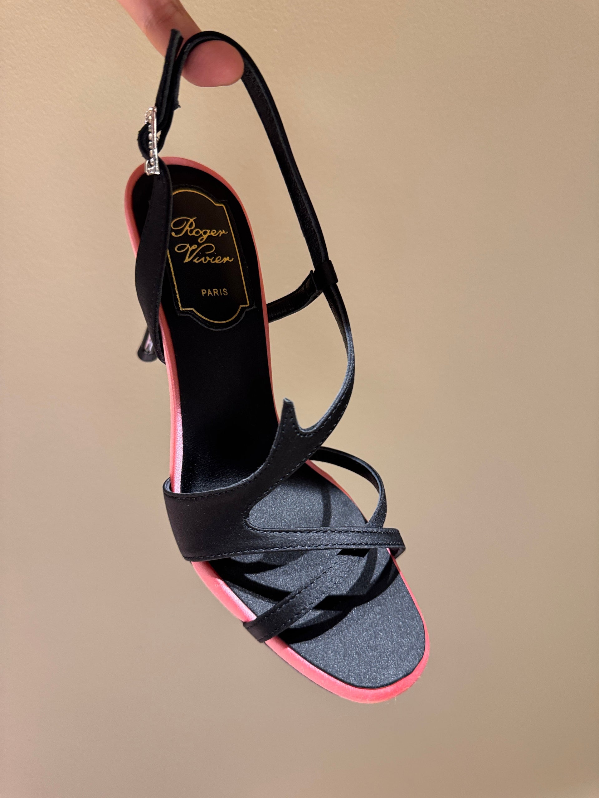 ROGER V HEELS