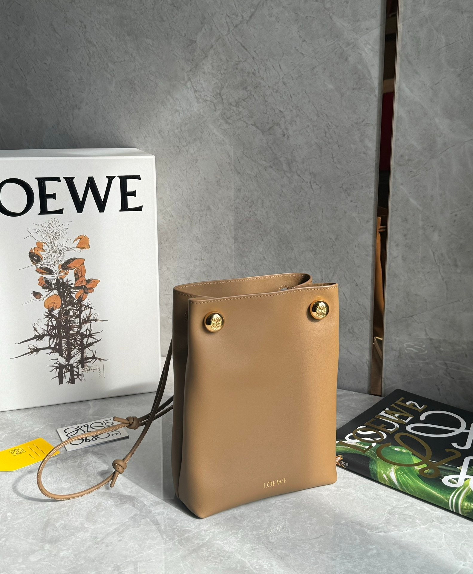 LOEW PEBBLE POUCH