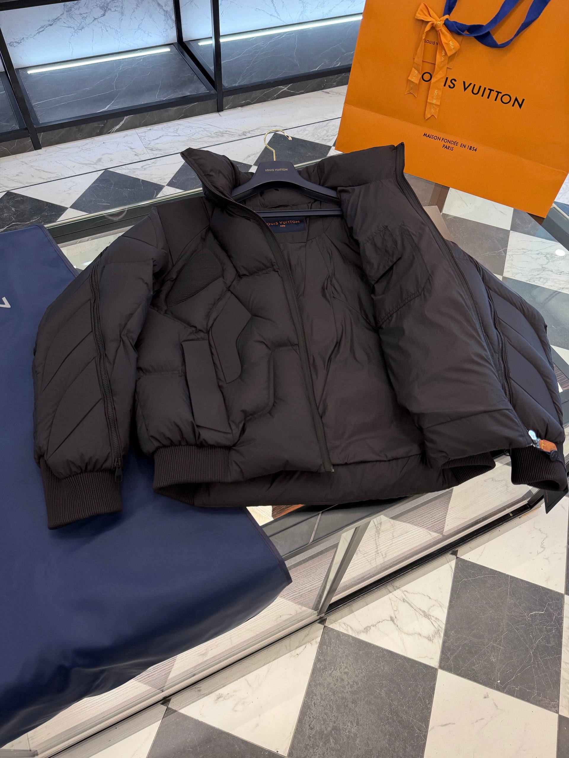 LOU JACKET