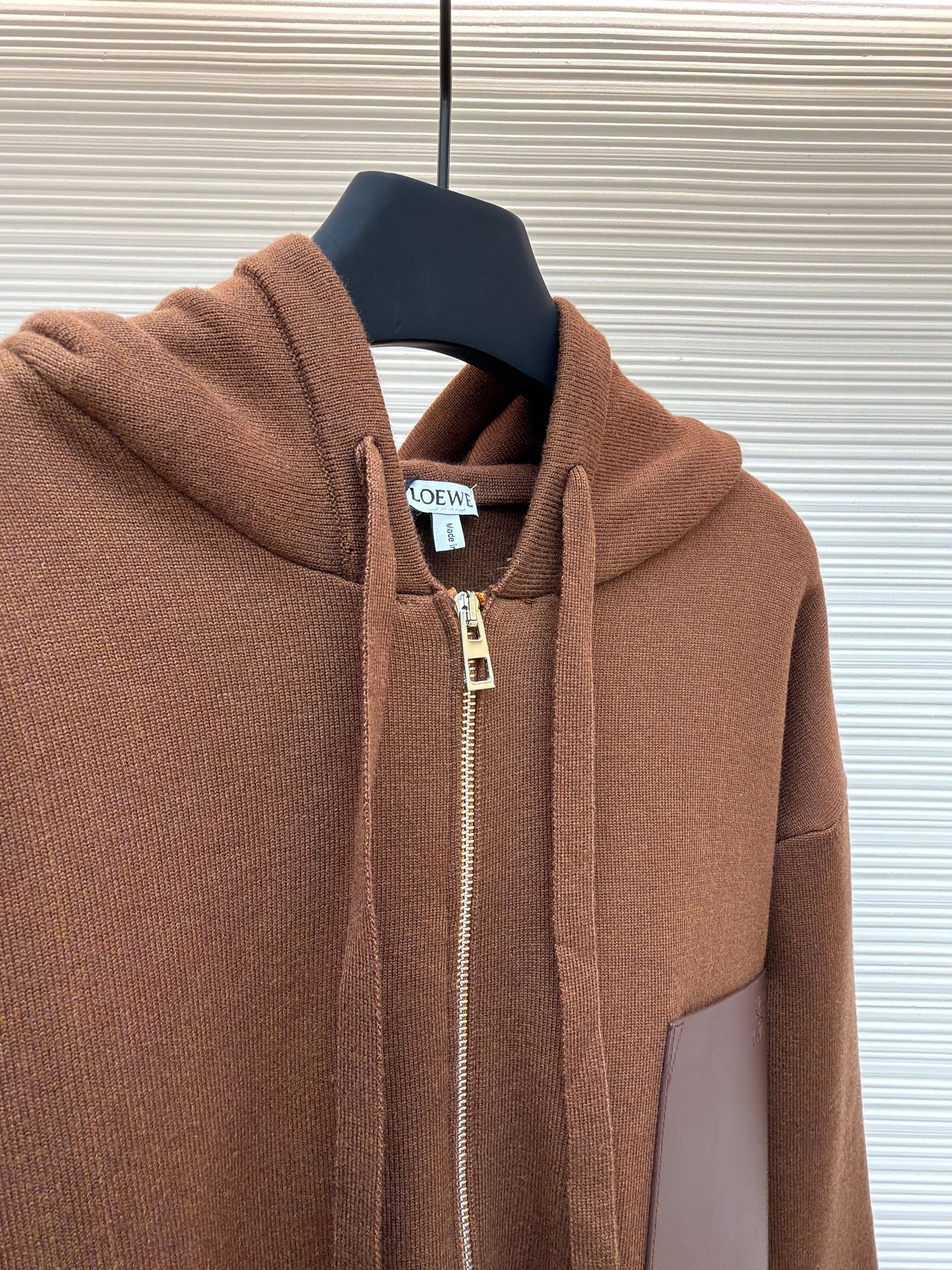 LOEW ZIP HOODIE