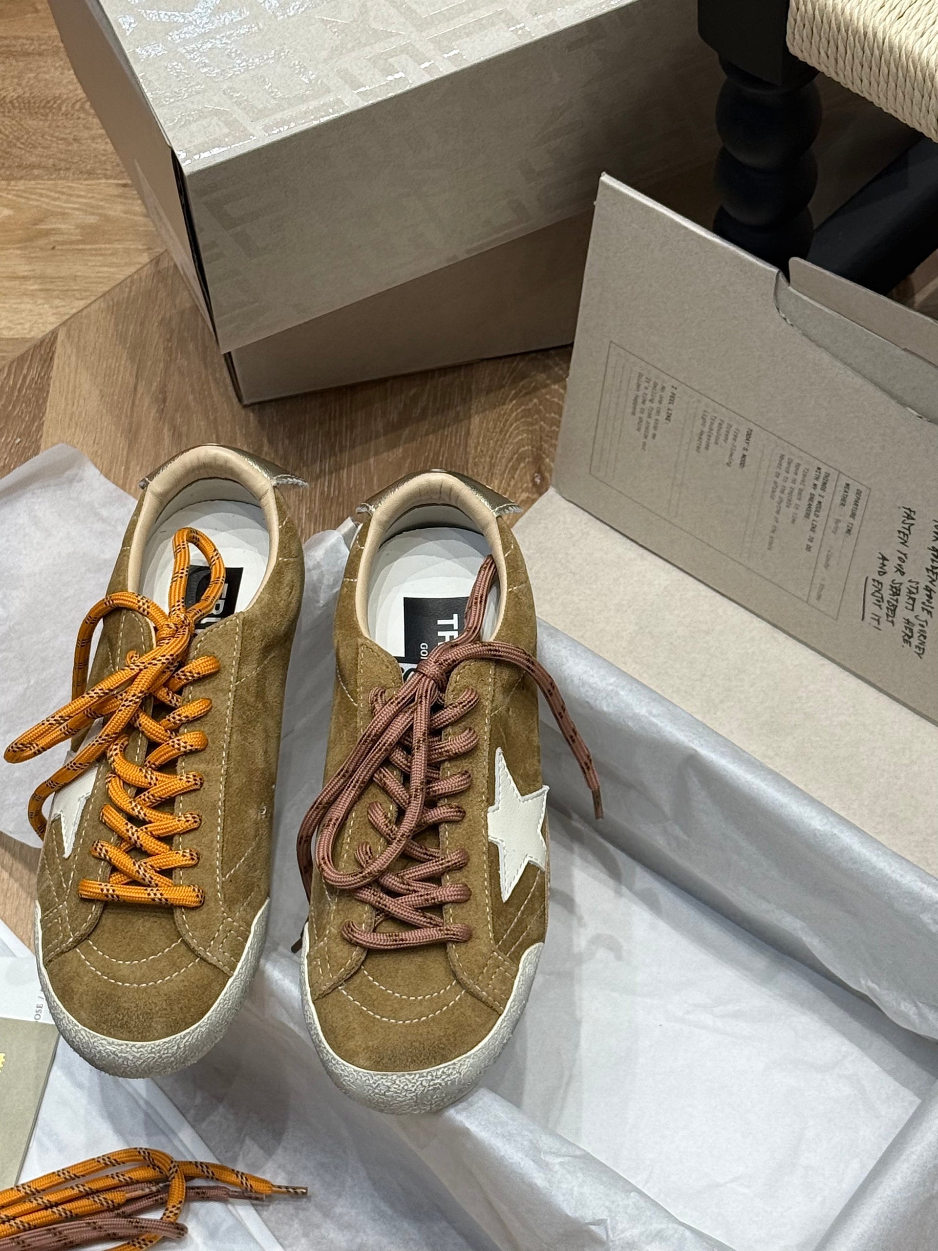 GOLDEN G TRAINERS