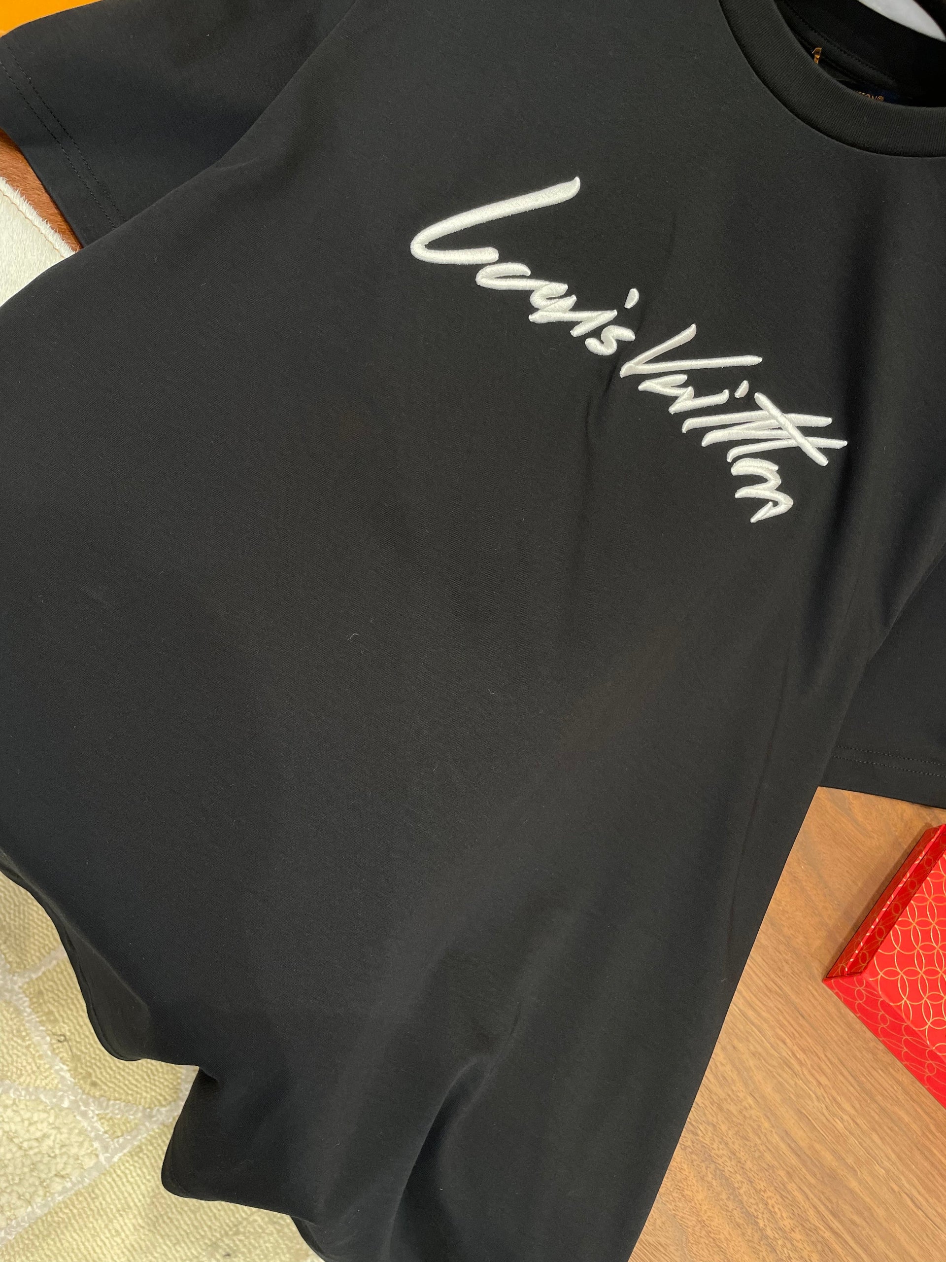 LOU T-SHIRT