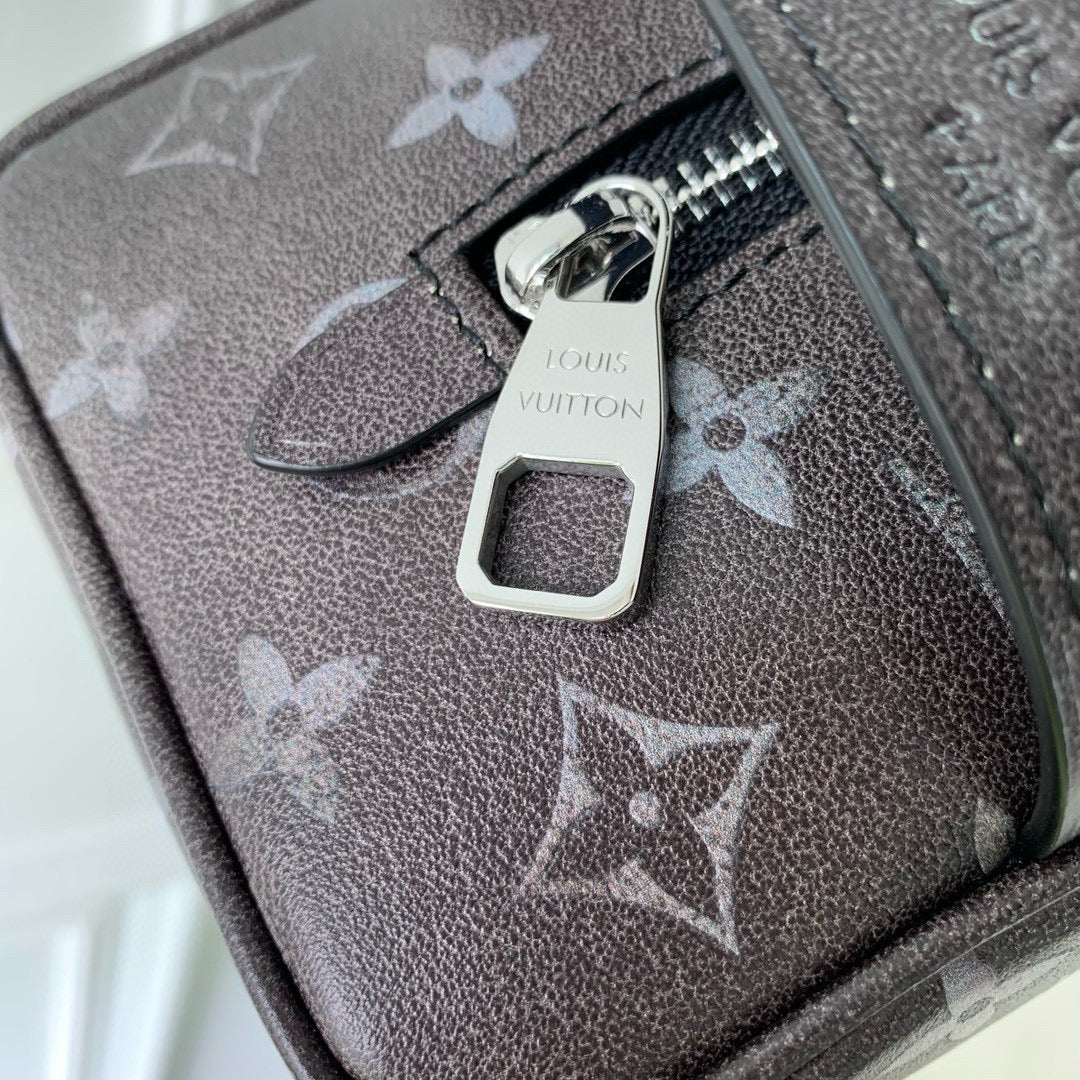 LOU LOCKER DOPP KIT