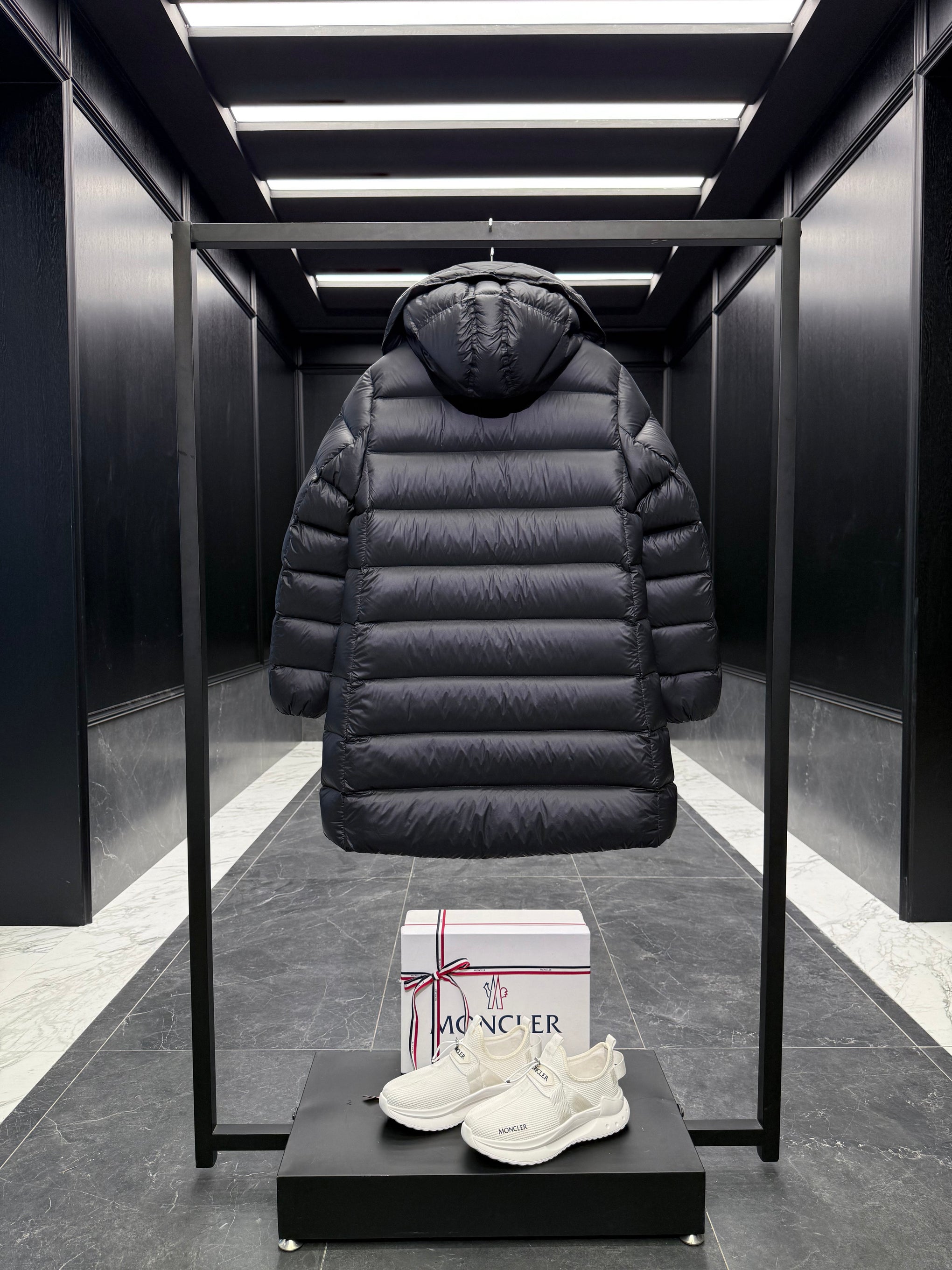 MONC SUYENNE COAT