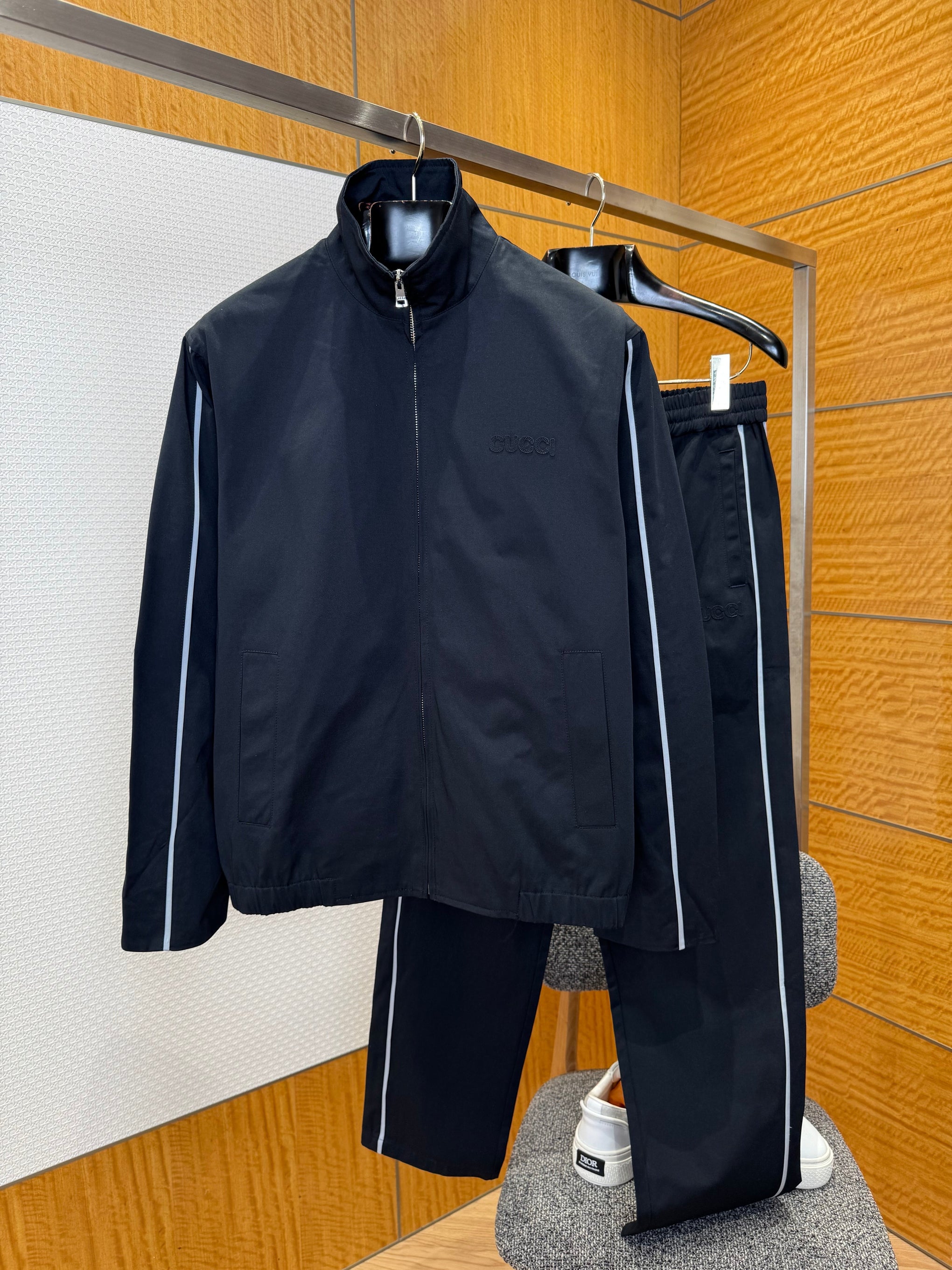GG ZIP BOMBER