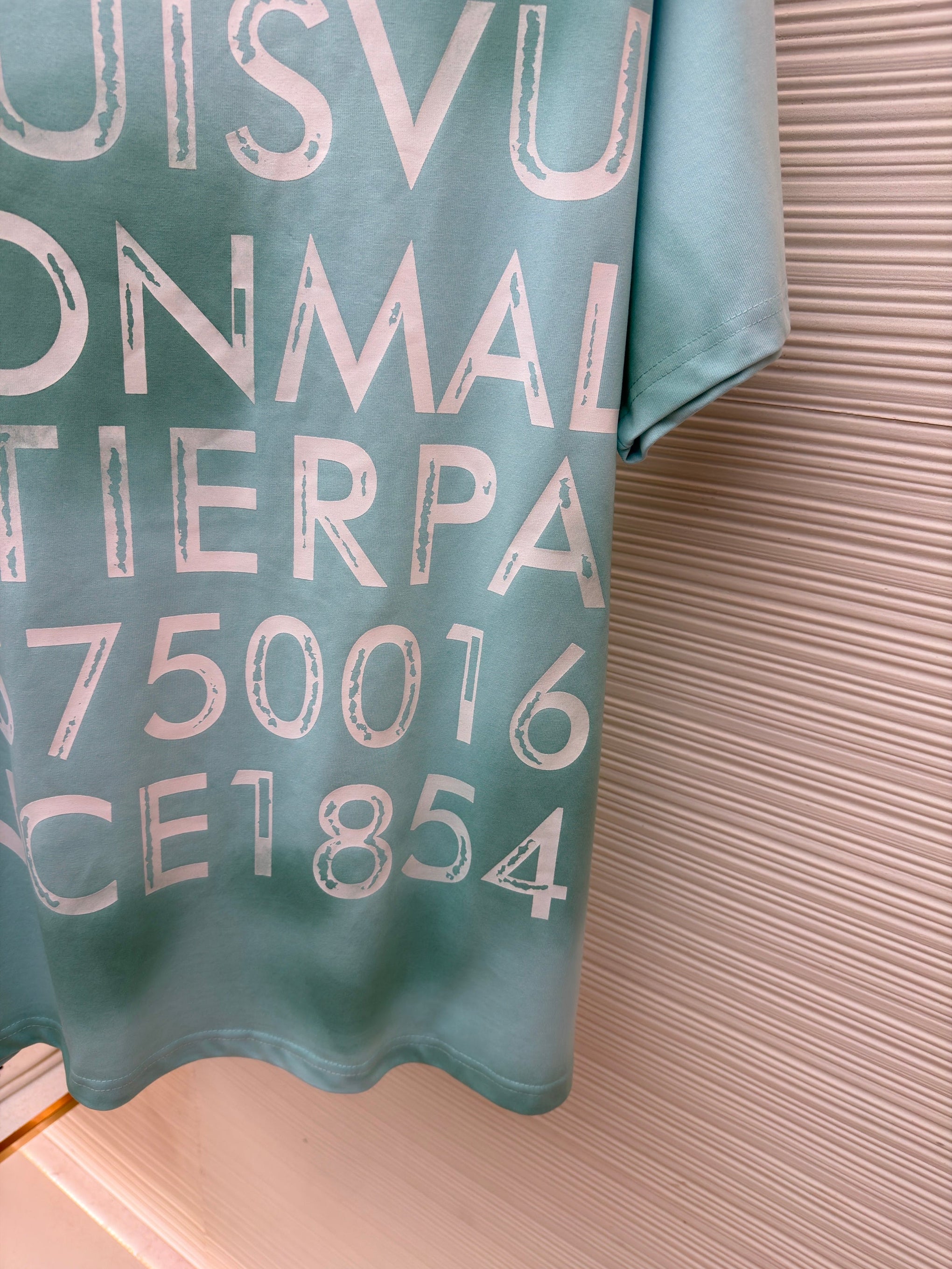 LOU T-SHIRT