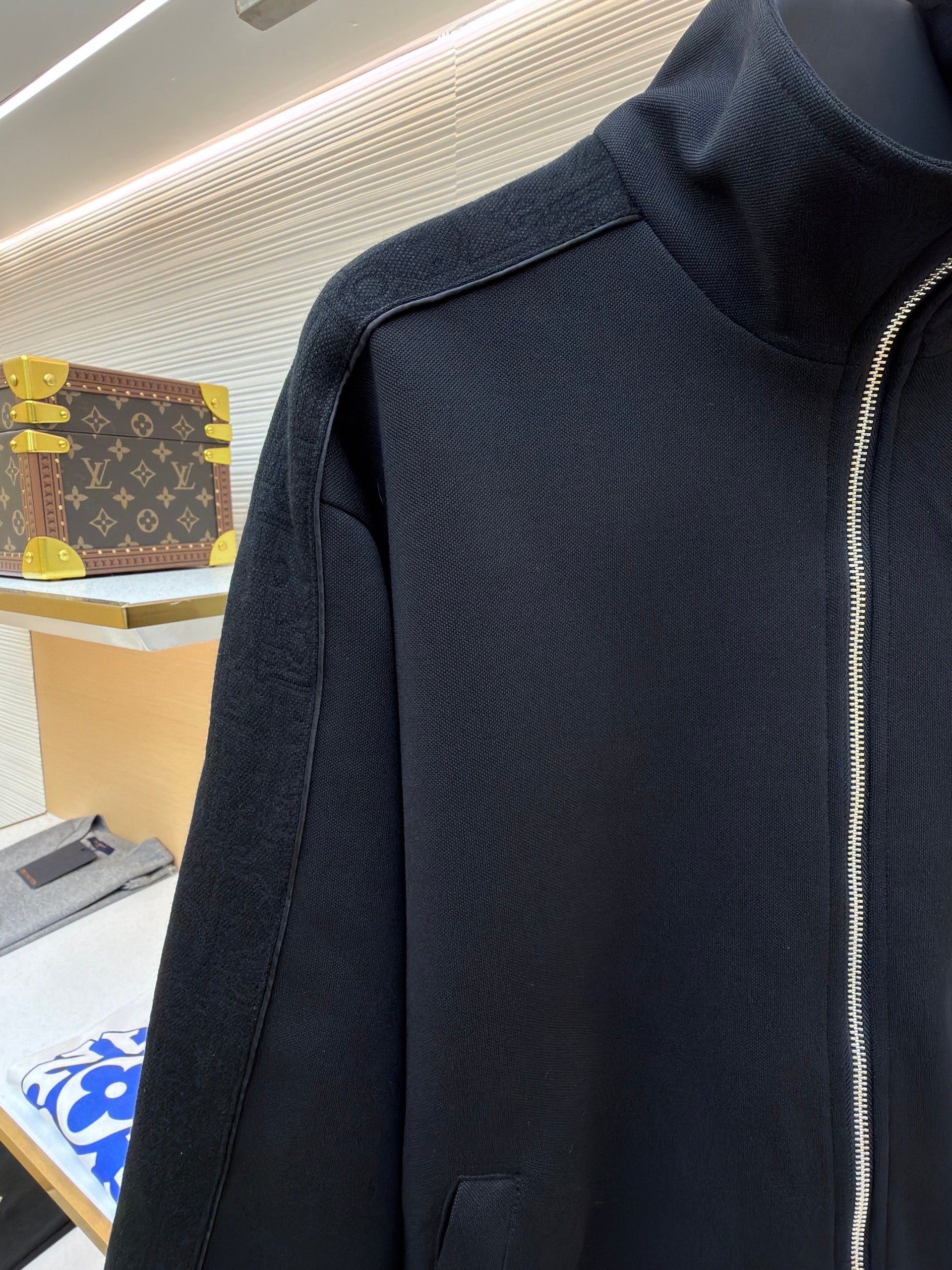 CD BOMBER SWEATSHIRT