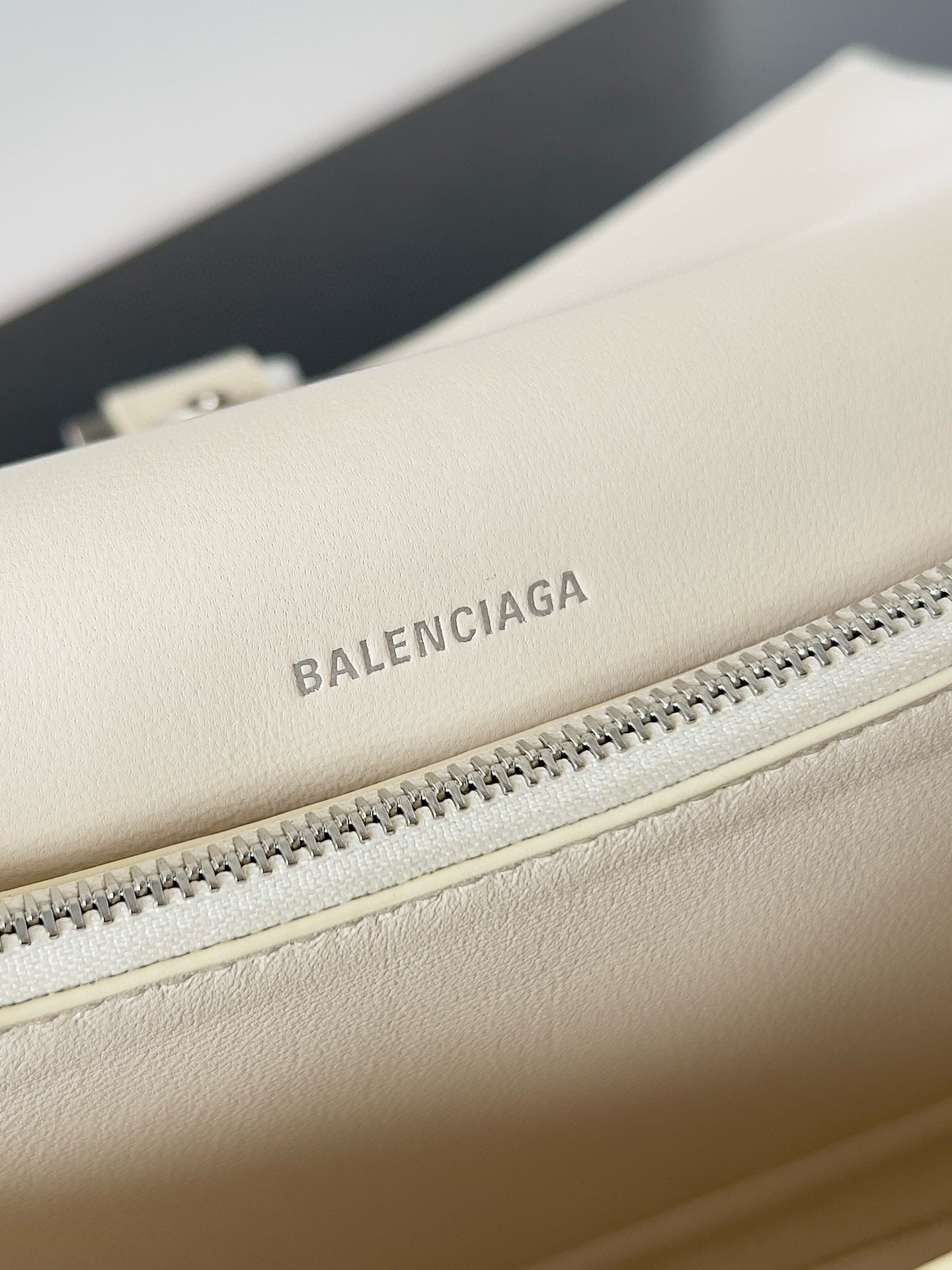 BAL SMALL CRUSH BAG