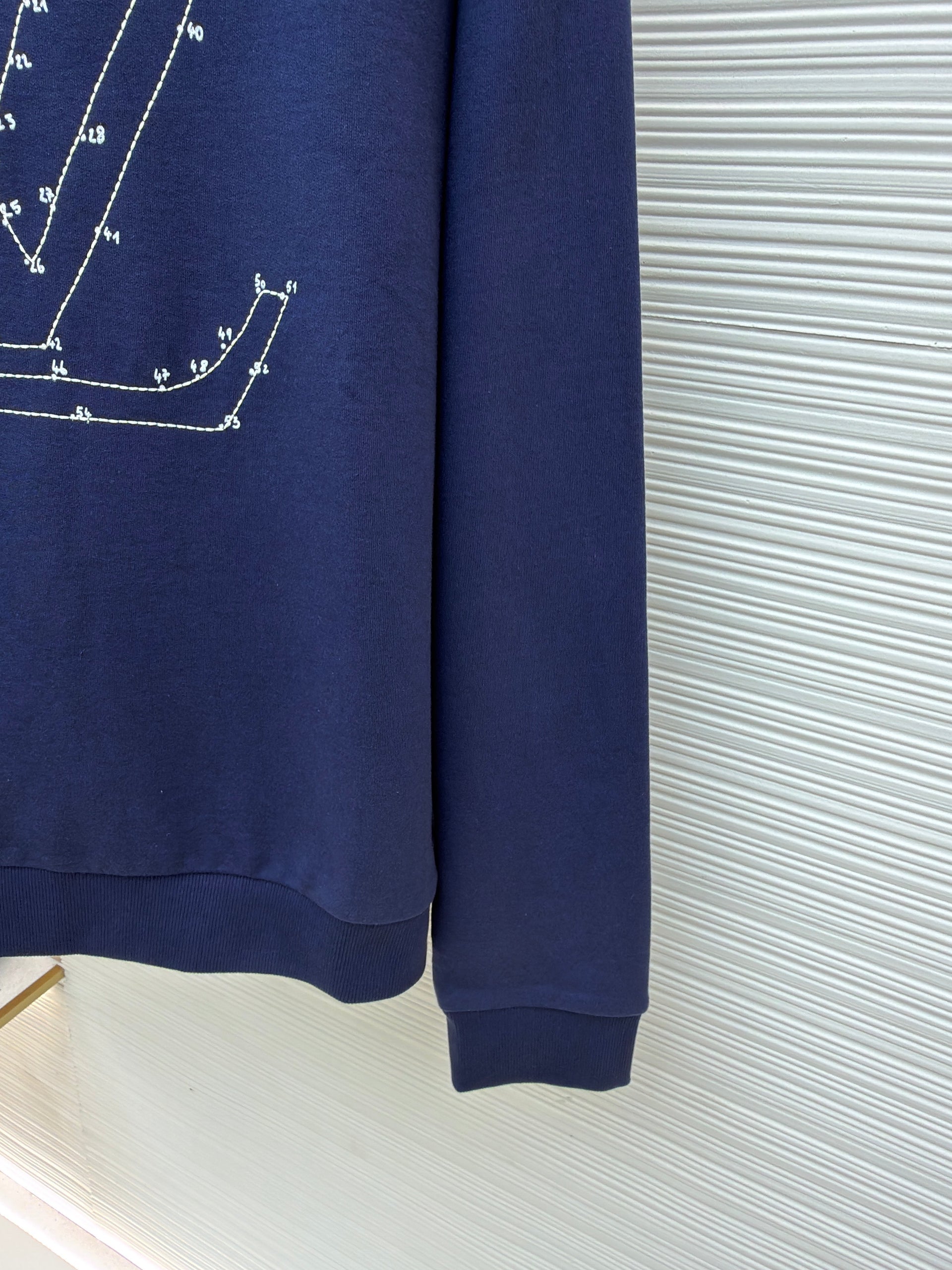 LOU SWEATSHIRT