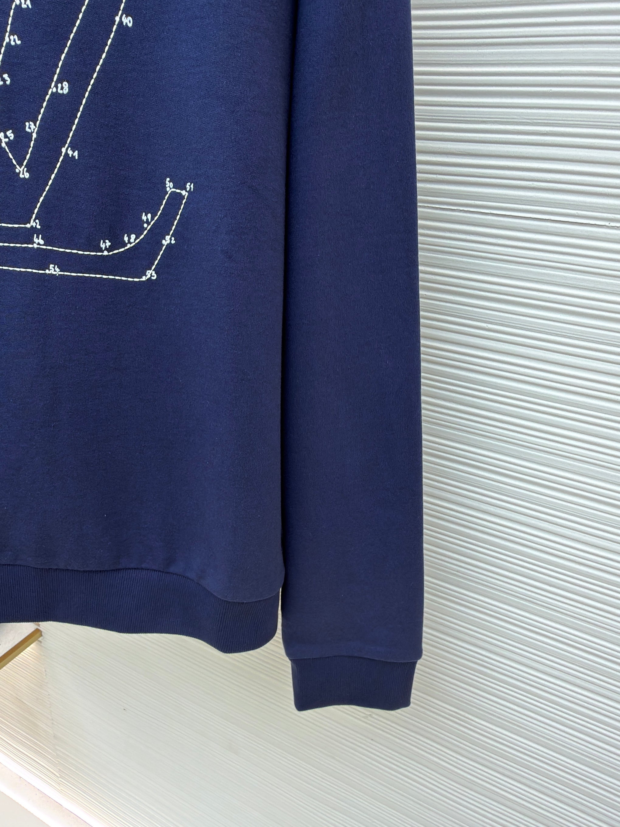 LOU SWEATSHIRT