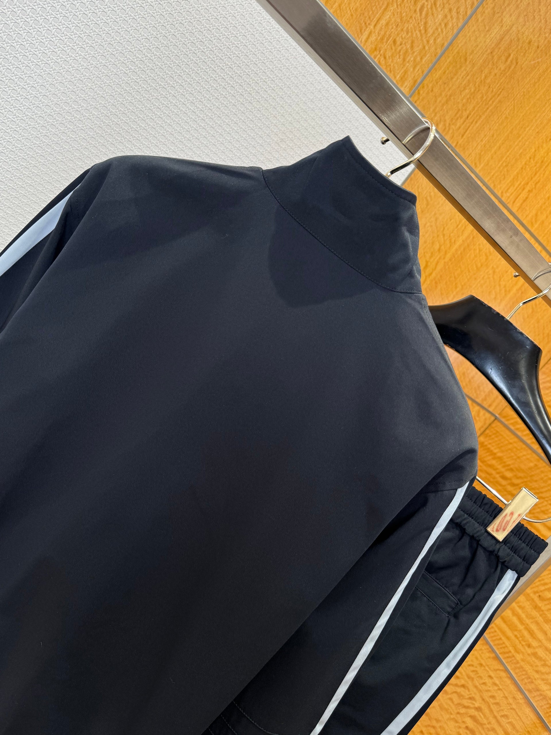 GG ZIP BOMBER