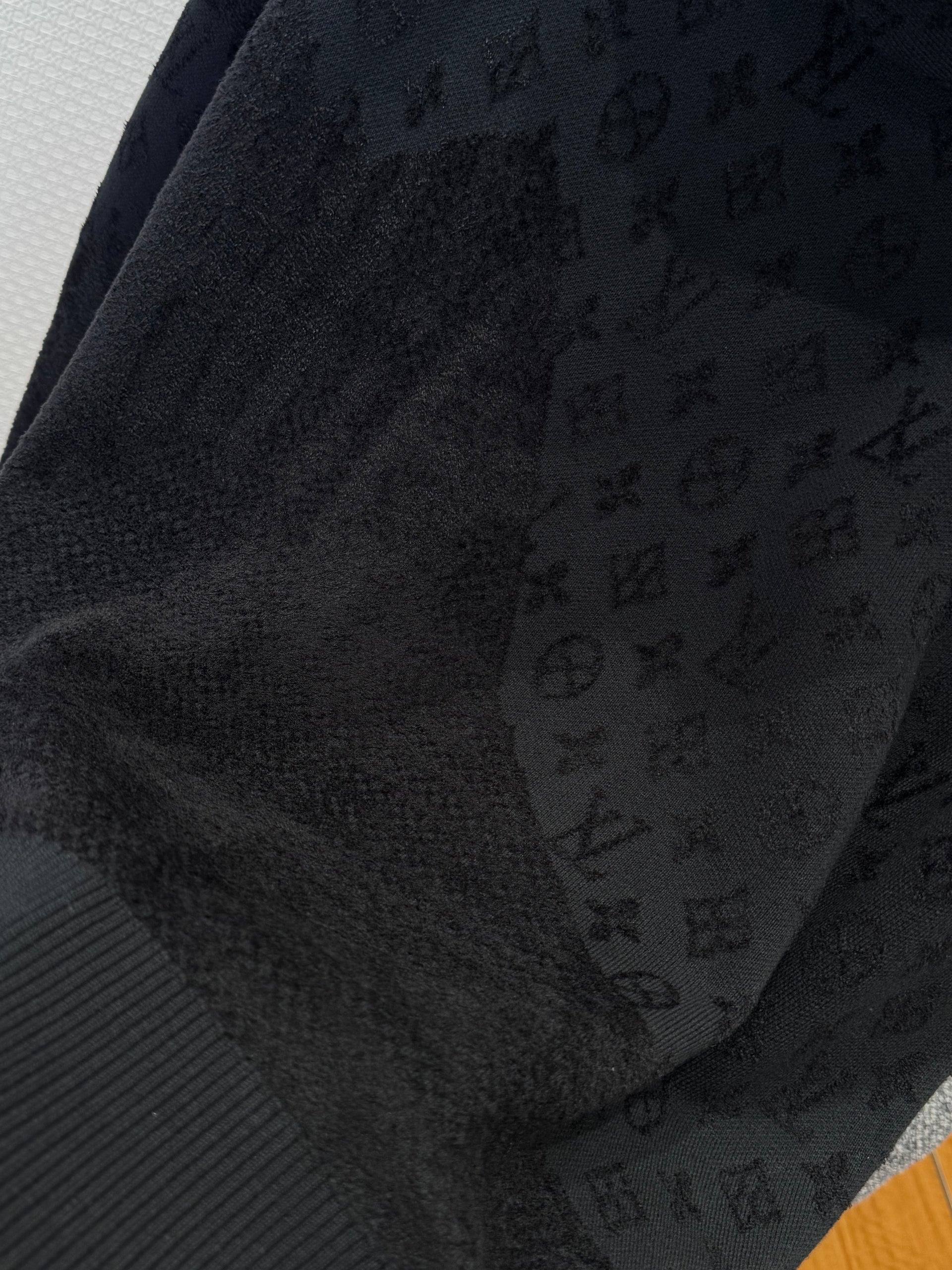 LOU HOODIE