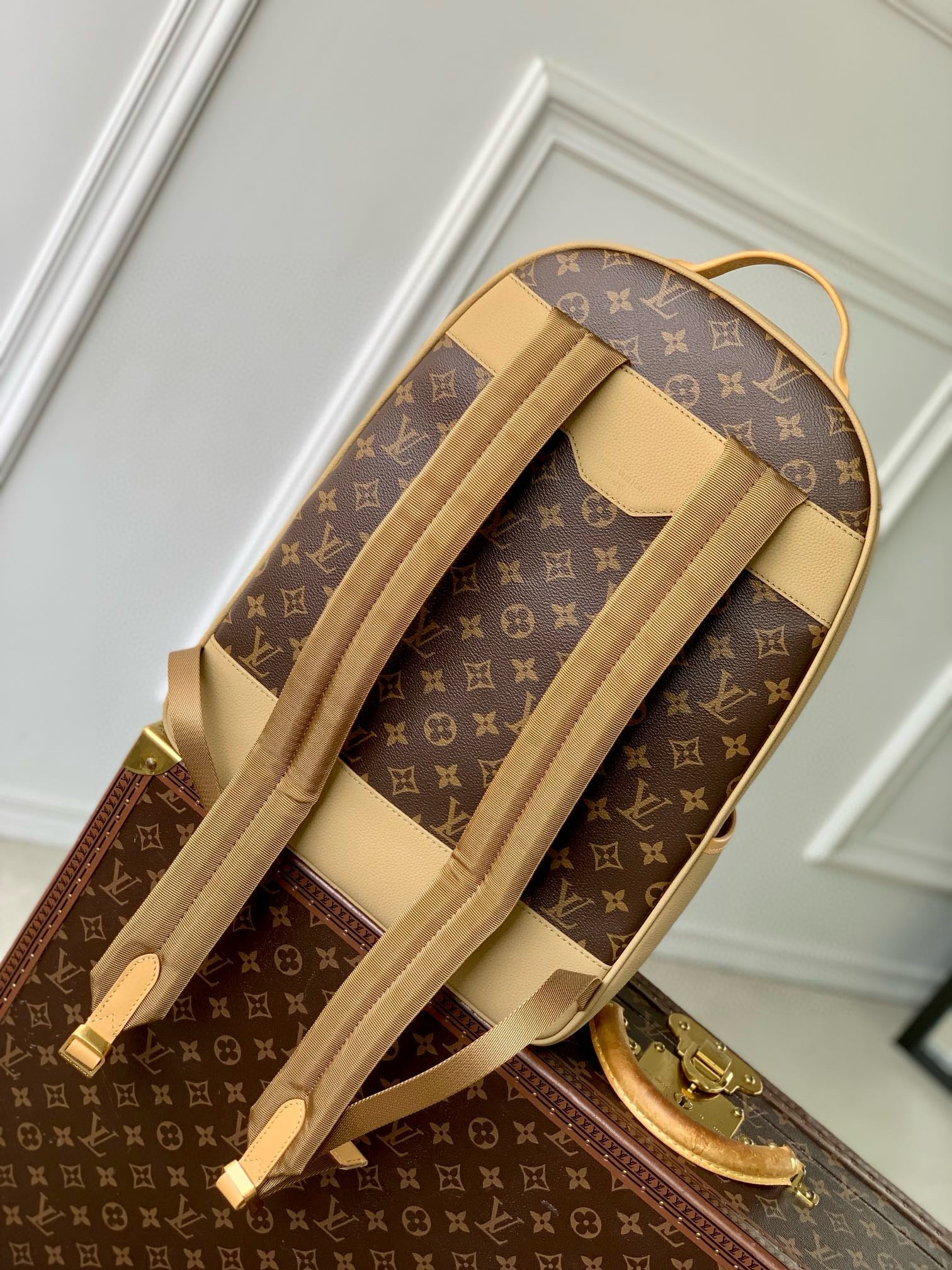 LOU OUTDOOR BACKPACK