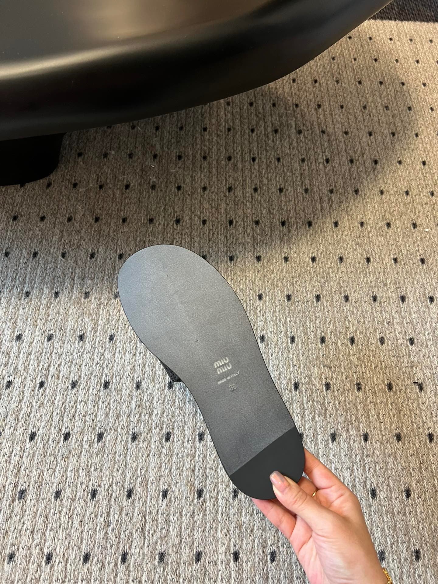 MIU M SLIDES