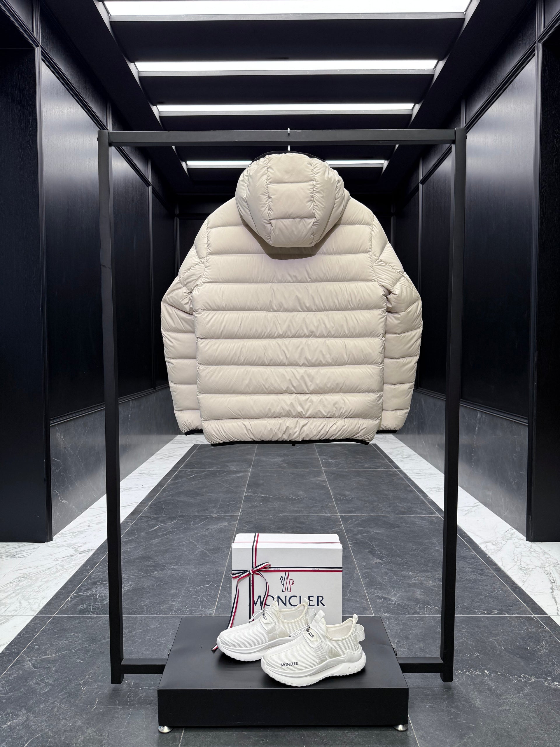 MONC JELUZ JACKET
