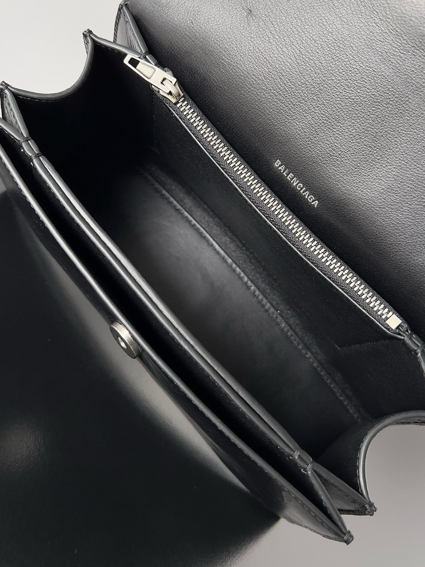 BAL SMALL CRUSH BAG