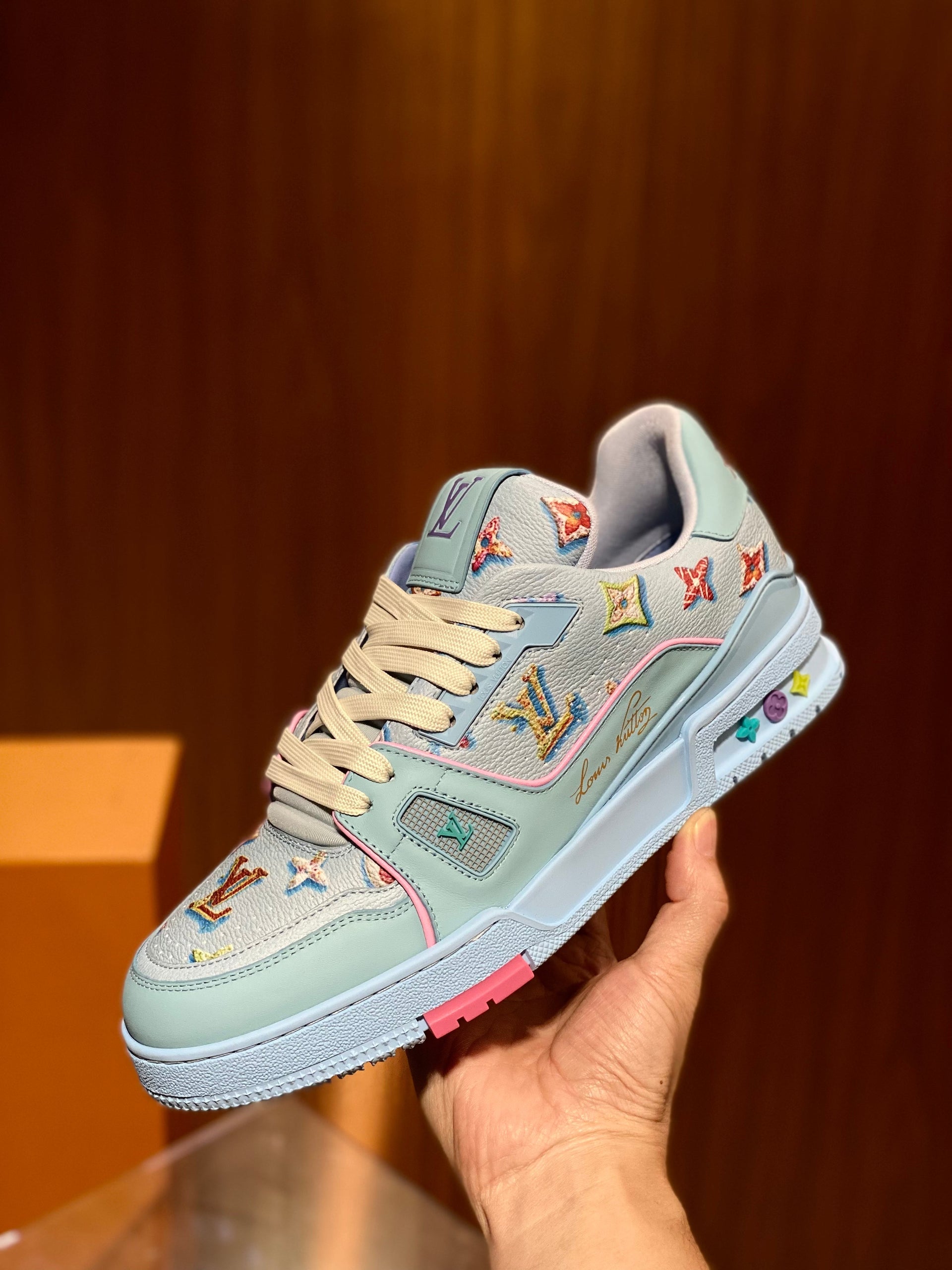 LOU SNEAKERS