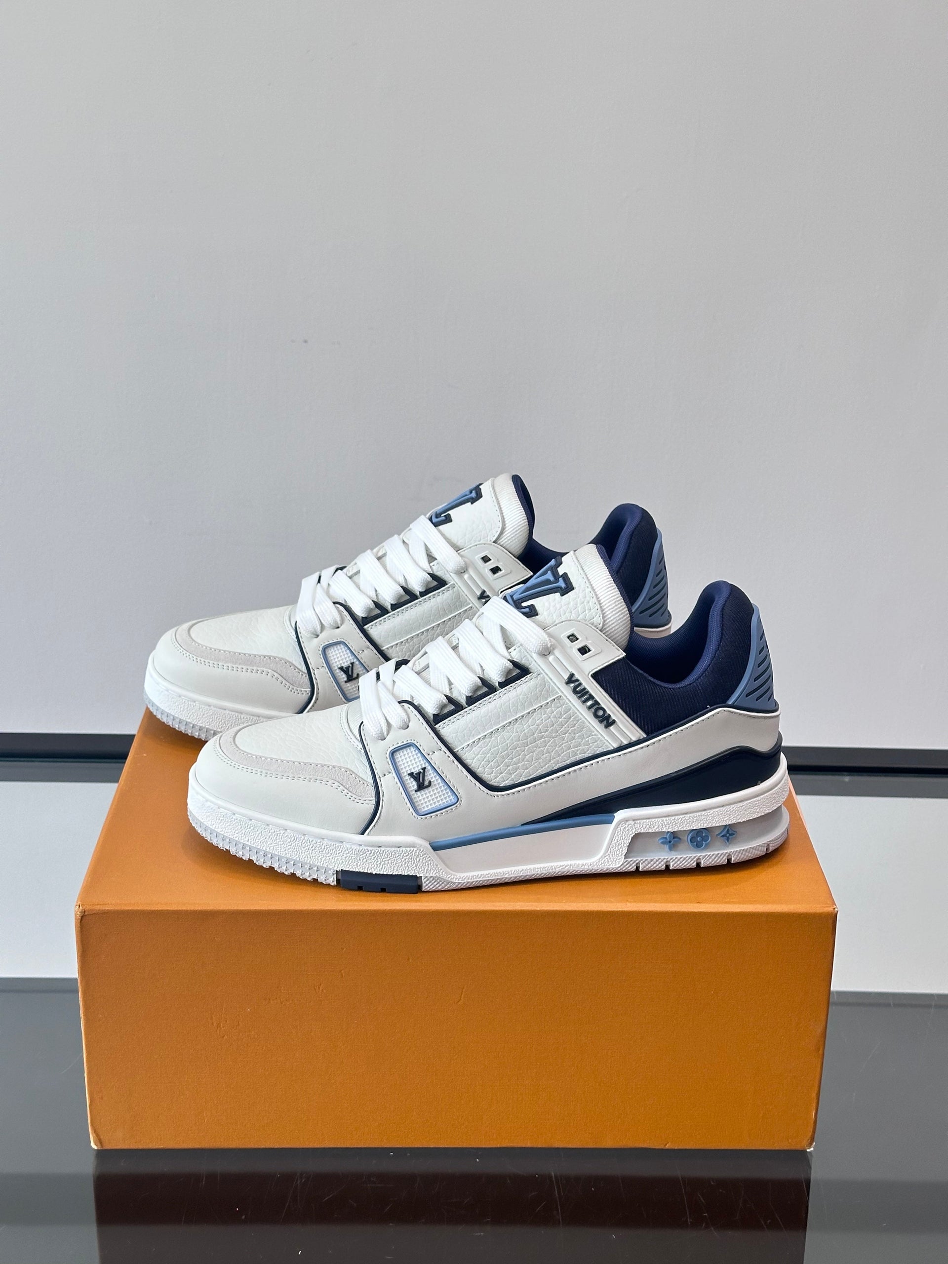 LOU TRAINERS