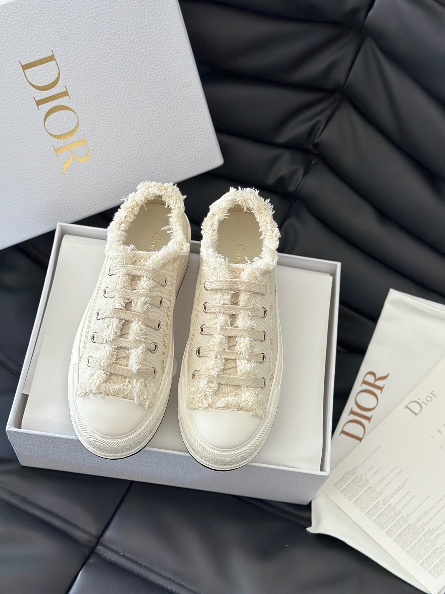 CD WALKIN SNEAKER