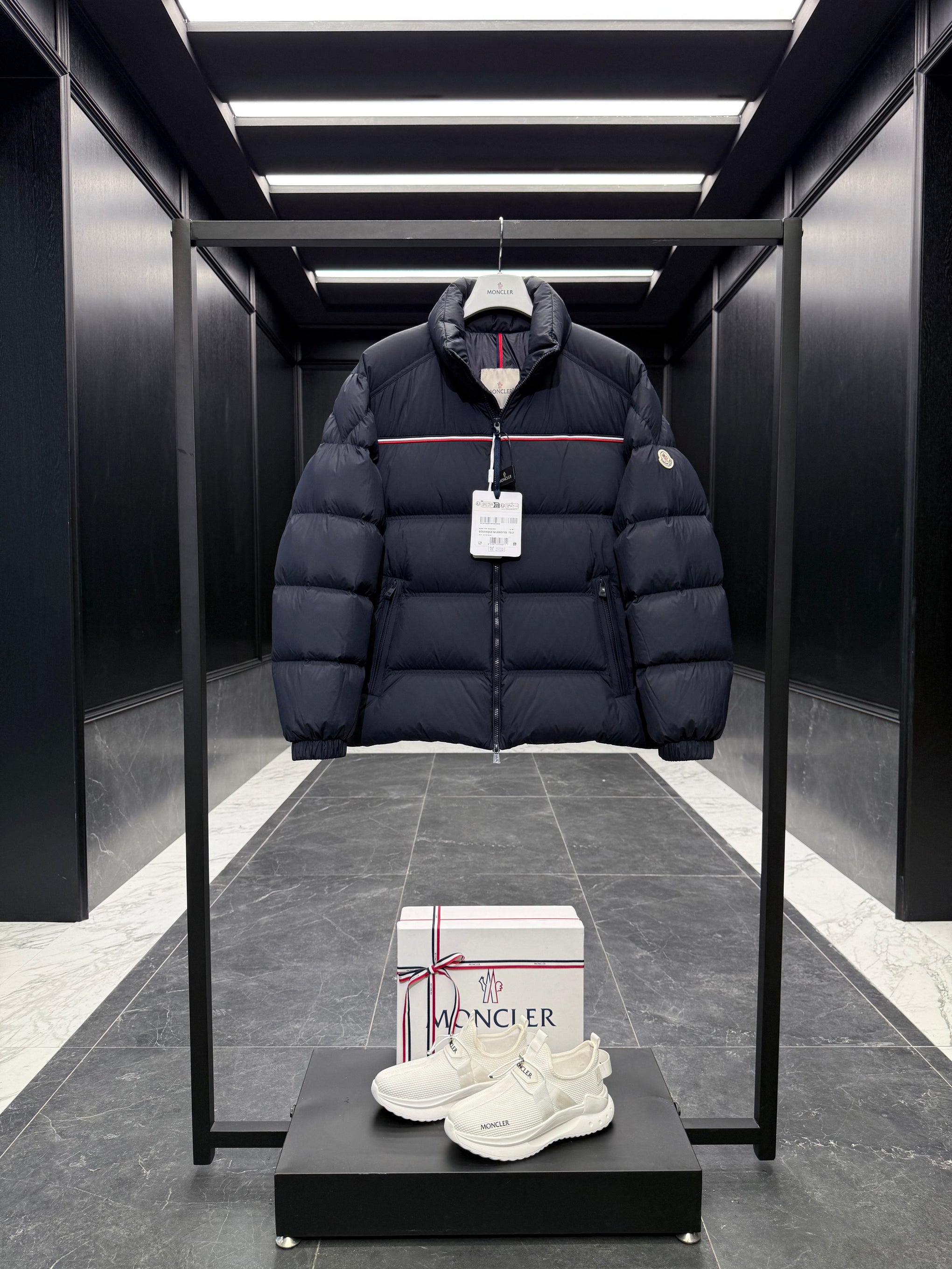 MONC BOUVAQUE JACKET