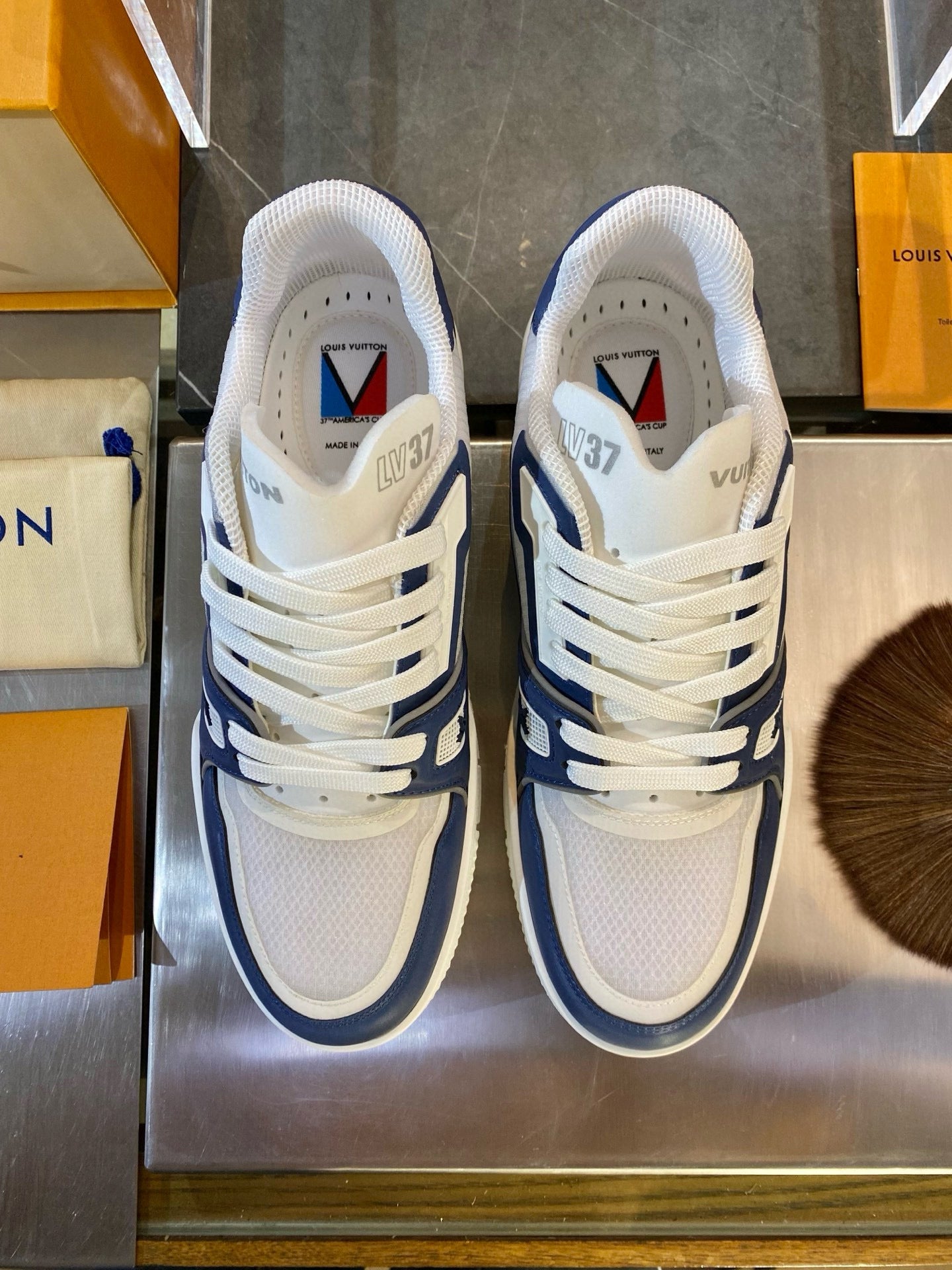 LOU TRAINERS
