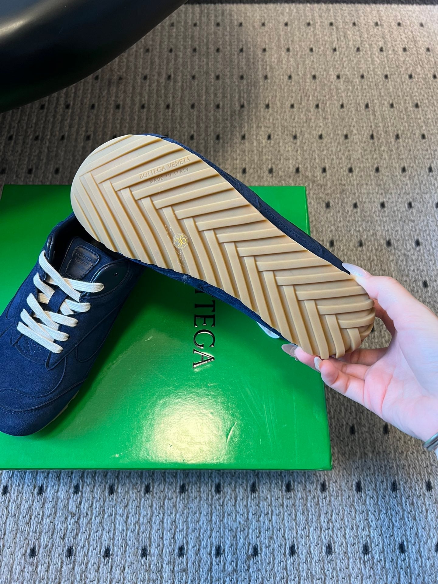 BOTT V ORBIT SNEAKER