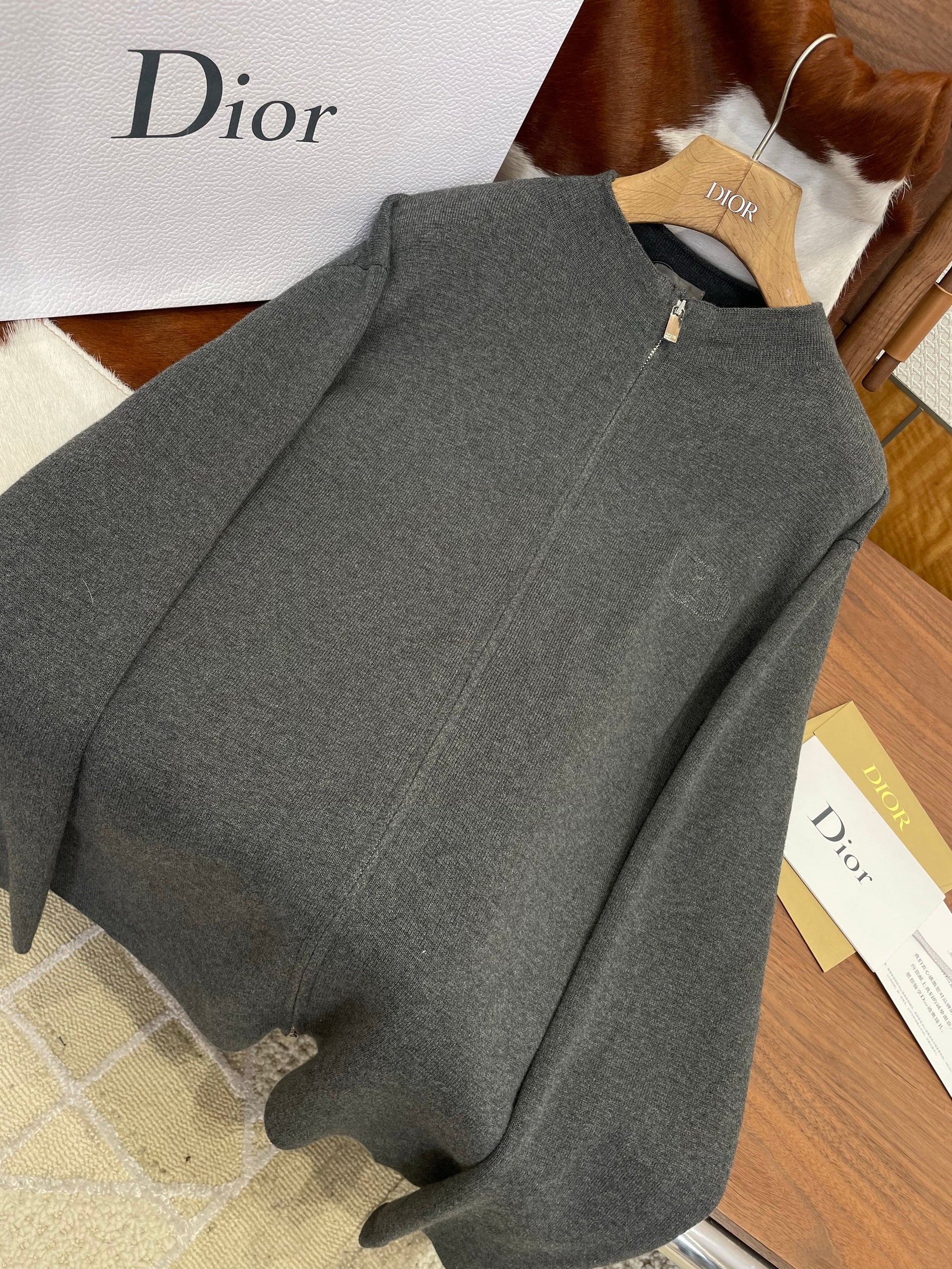 CD JUMPER