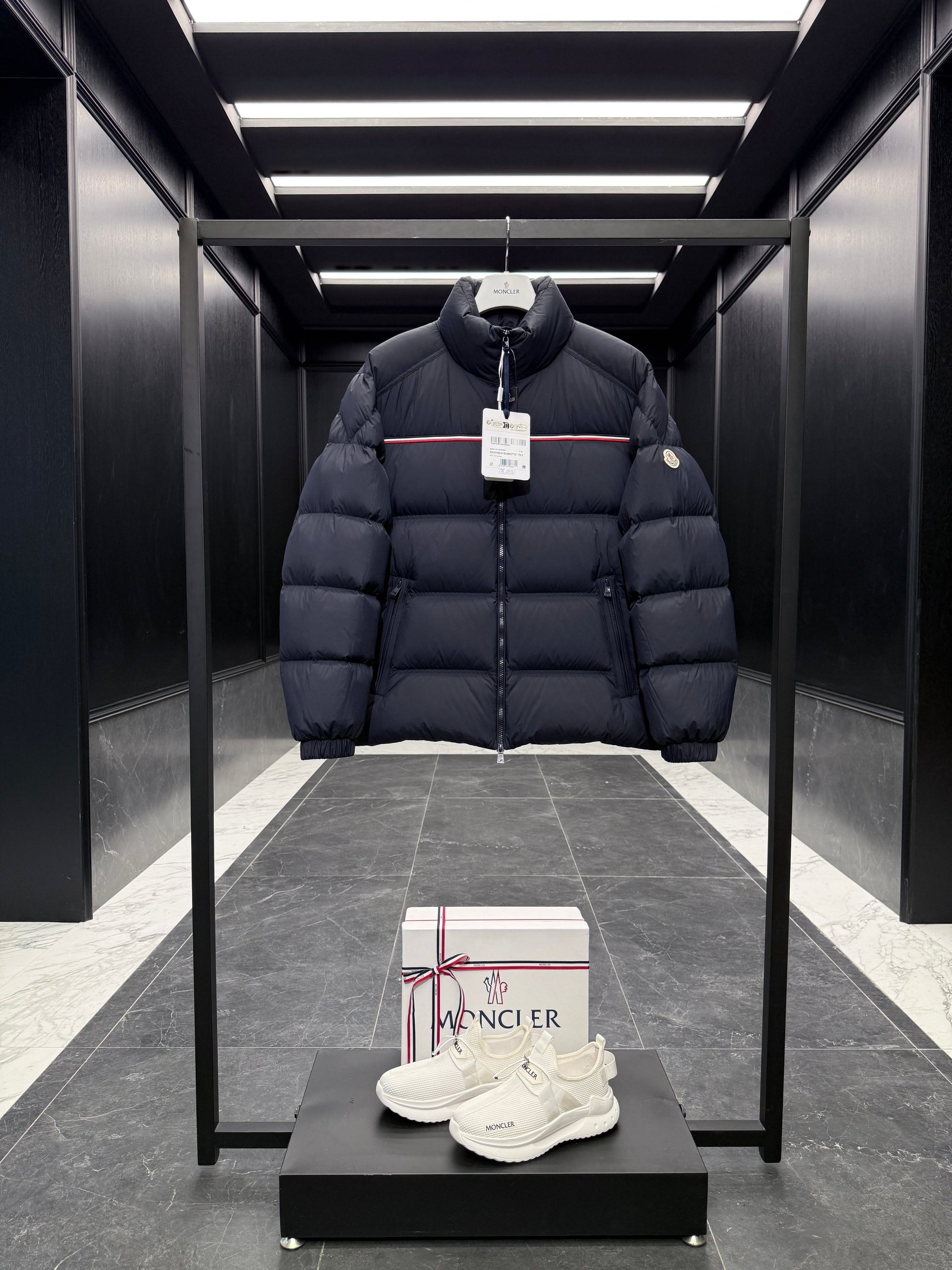 MONC BOUVAQUE JACKET