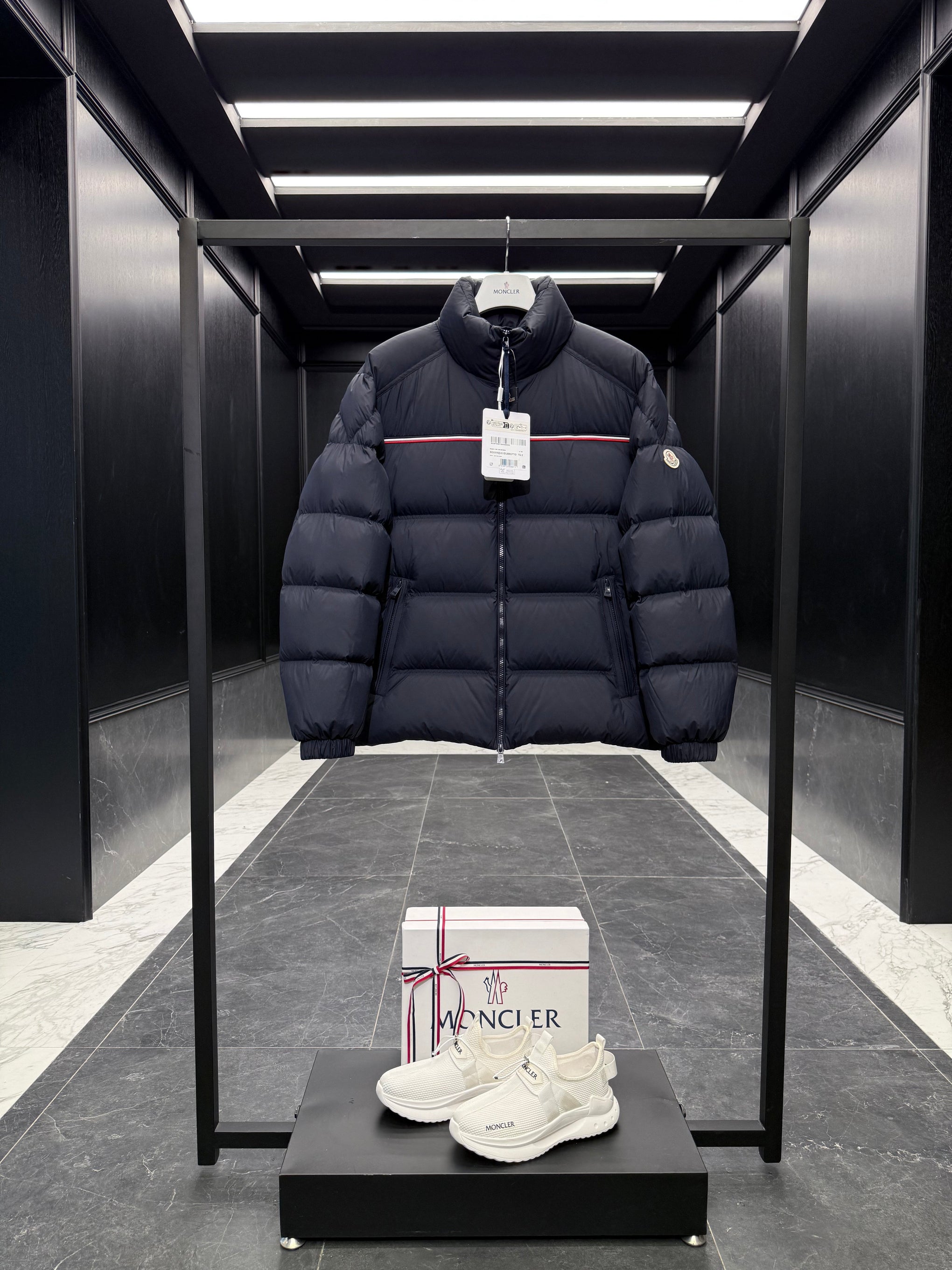 MONC BOUVAQUE JACKET