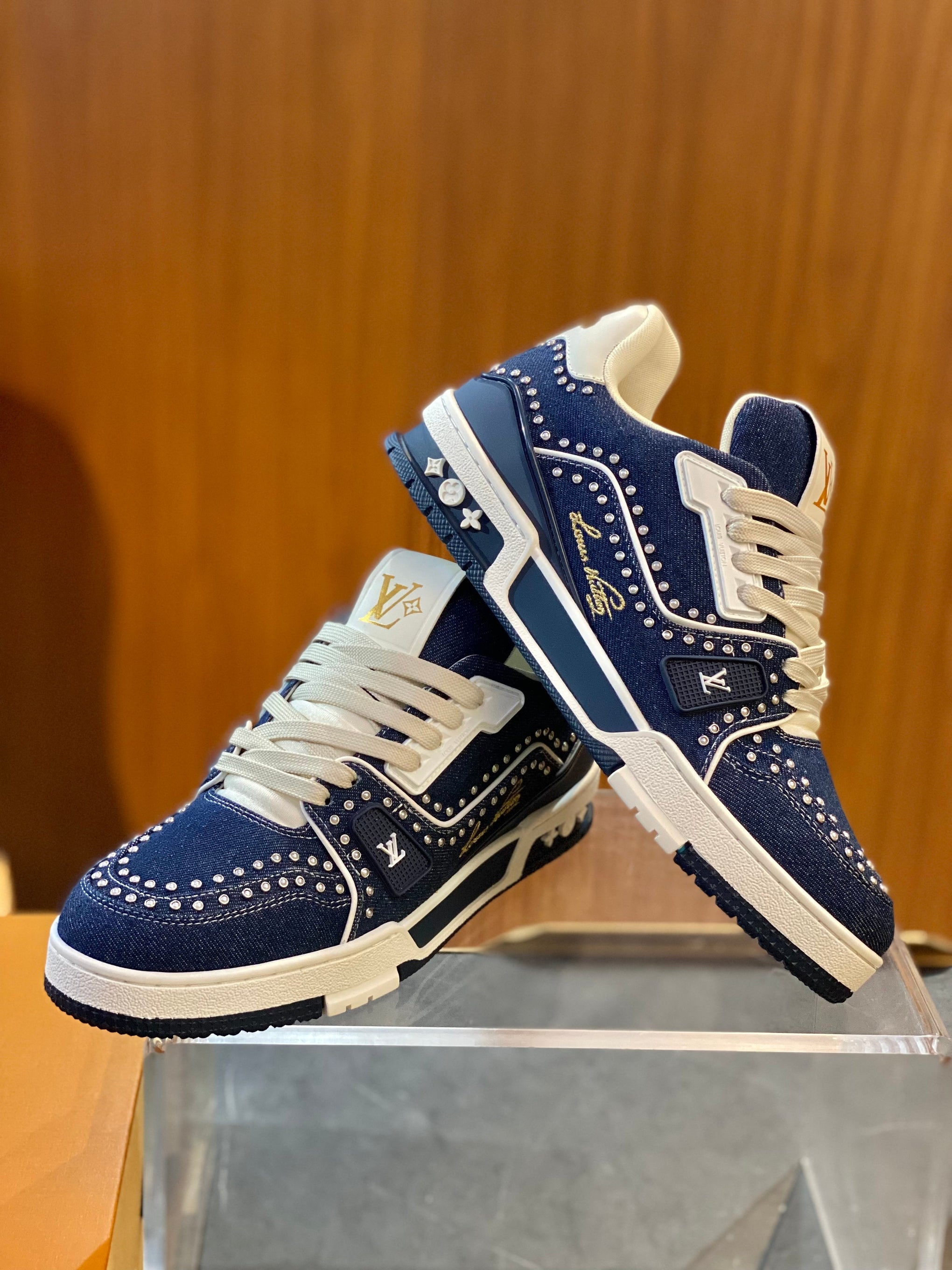 LOU TRAINERS