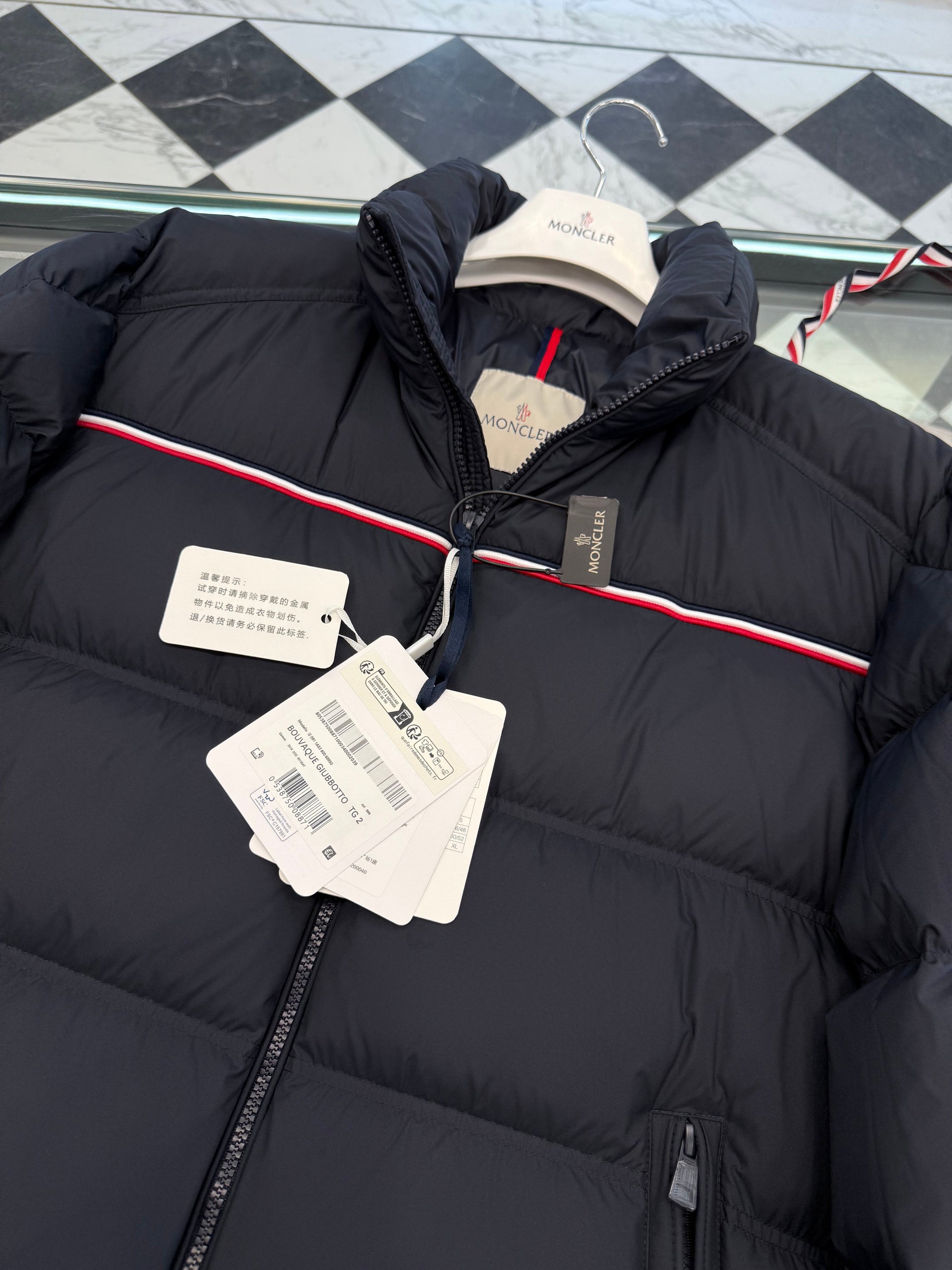 MONC BOUVAQUE JACKET