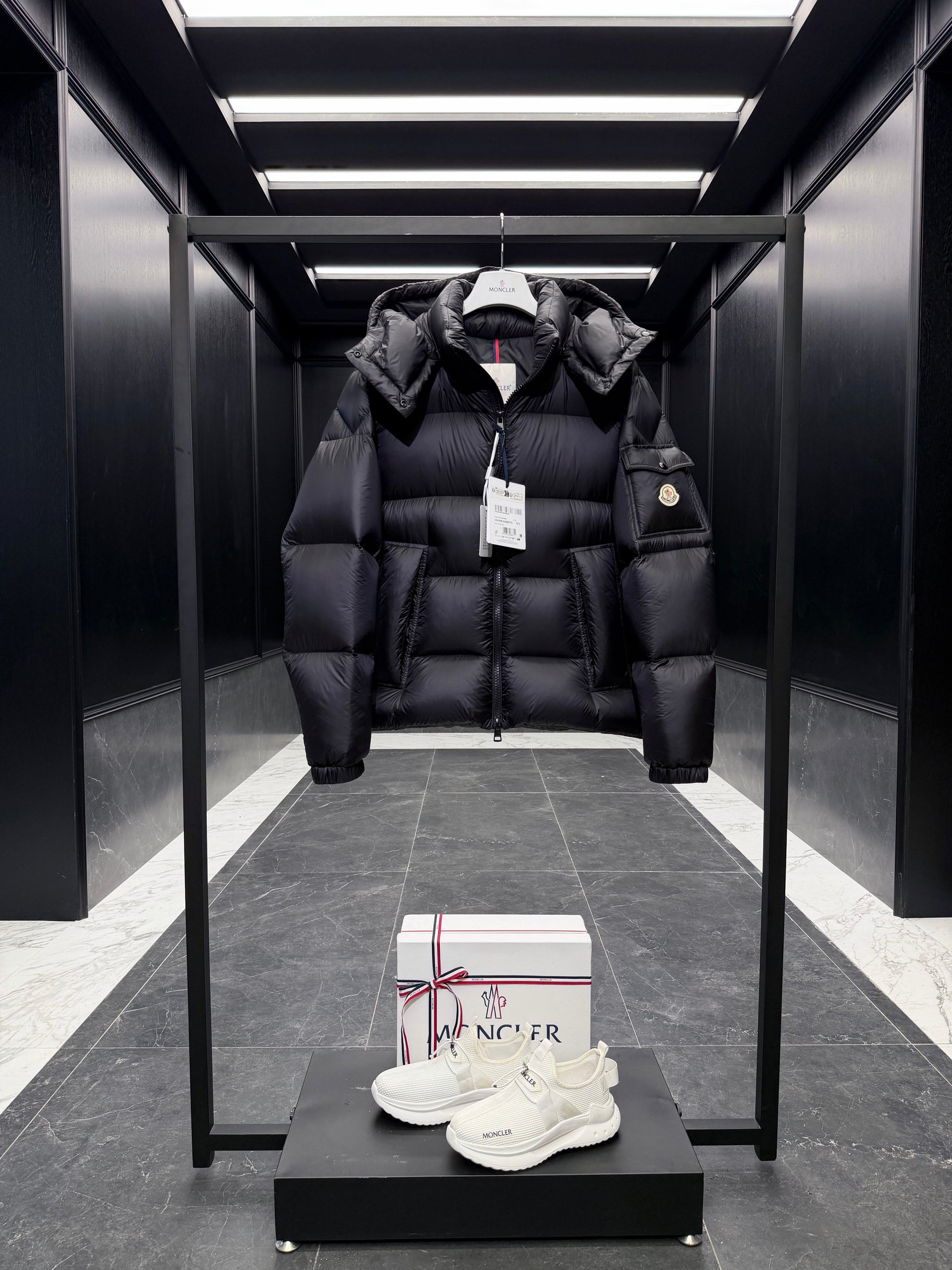 MONC COUYERE JACKET