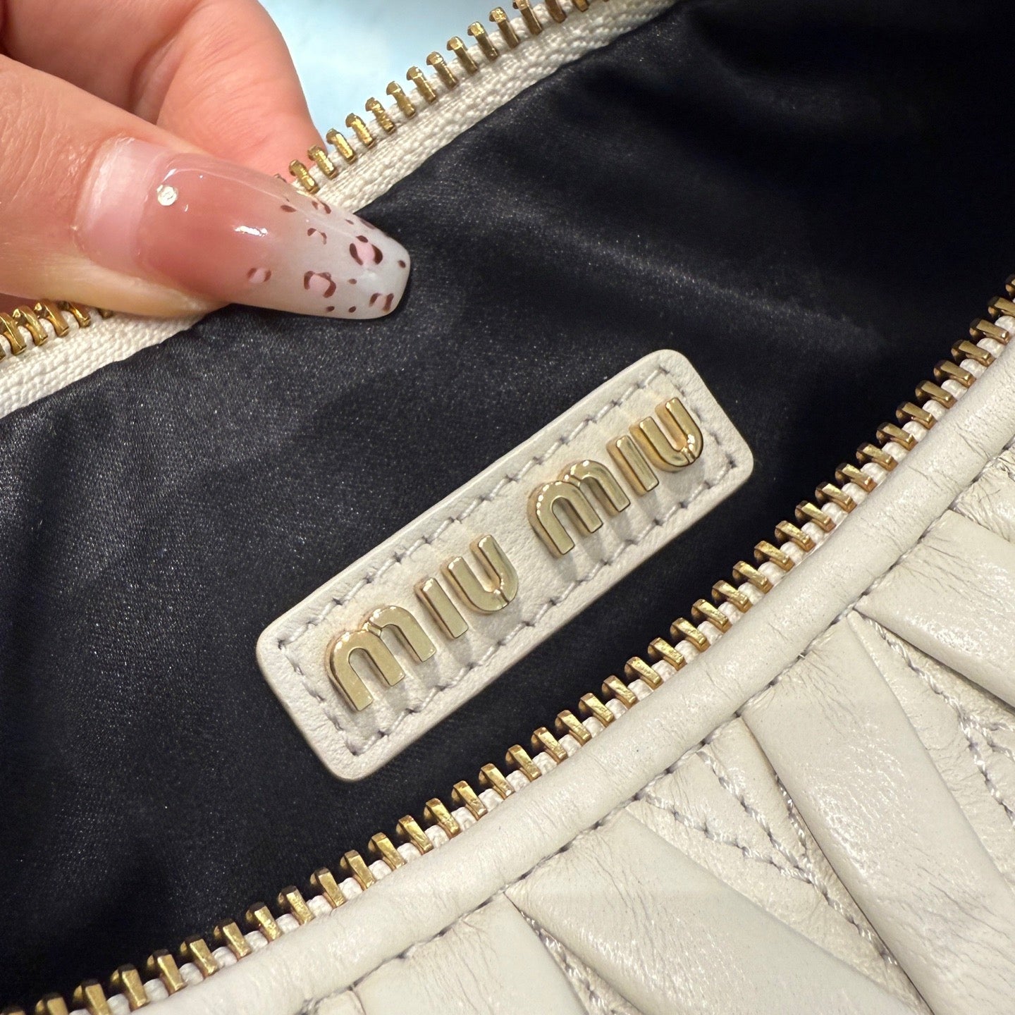 MIU M WANDER BAG