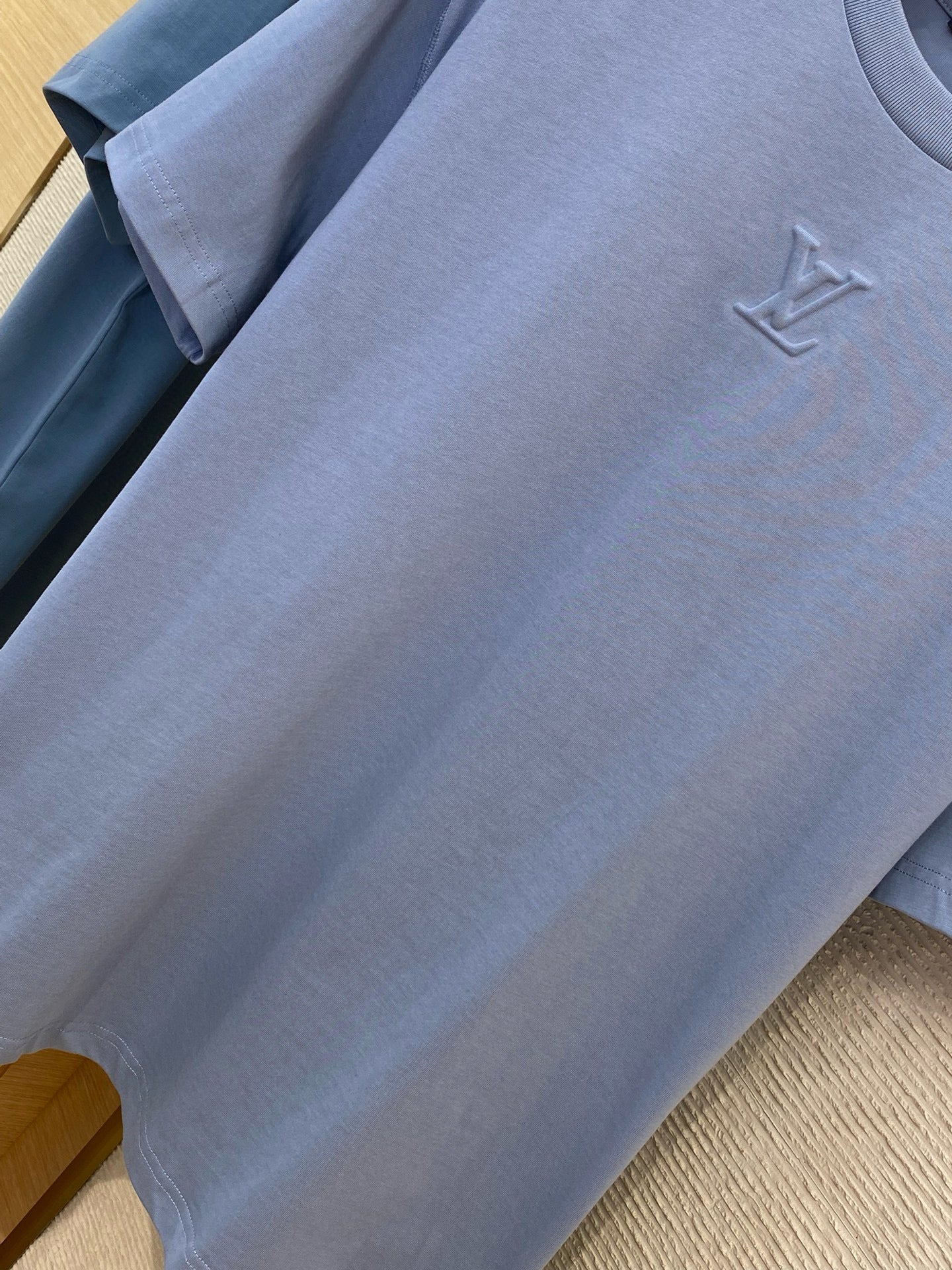 LOU T-SHIRT