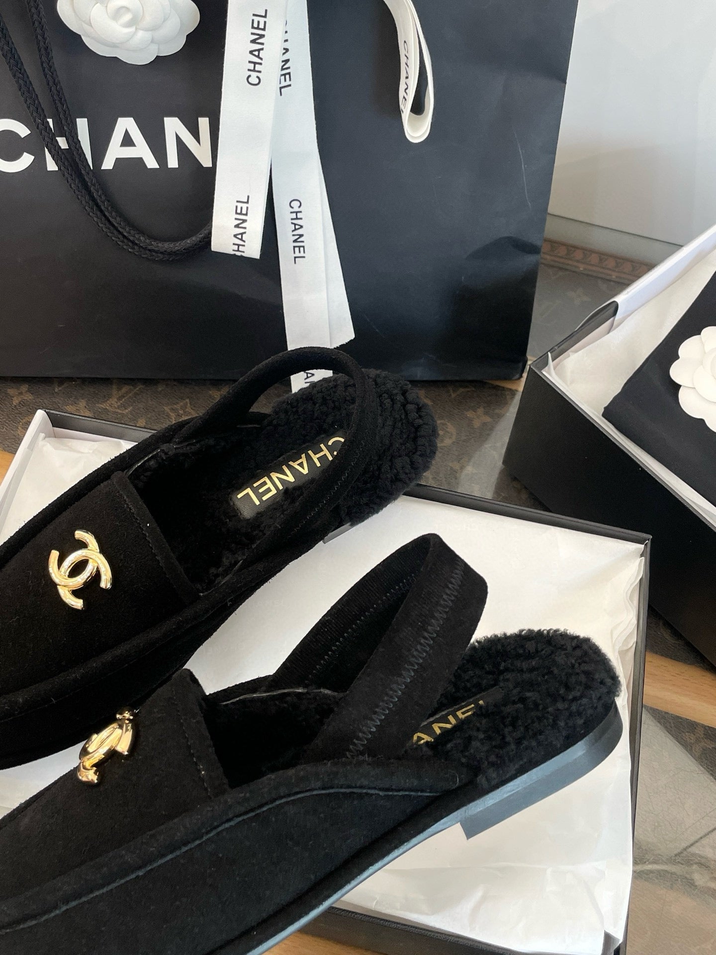 CC FUR MULES