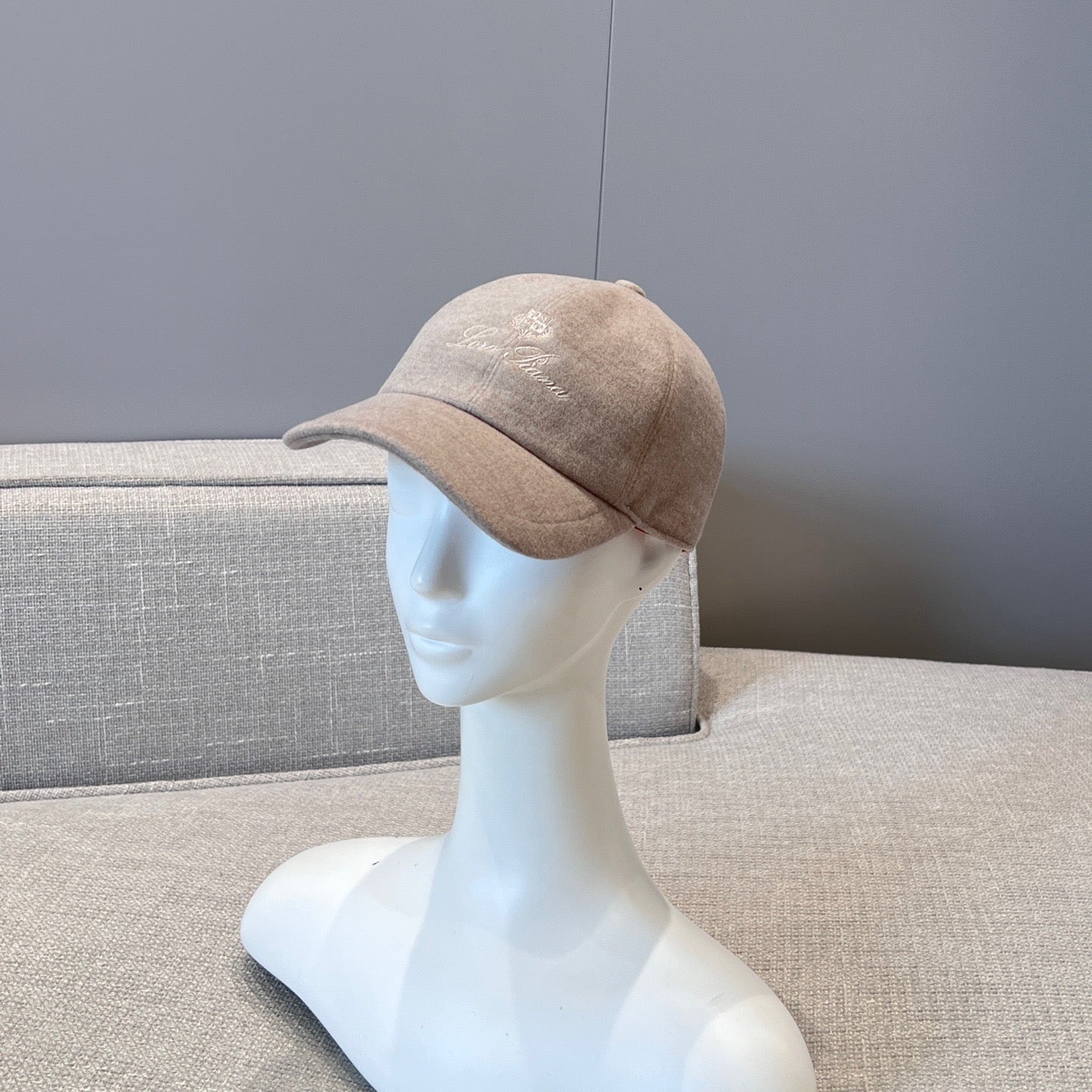 LORO P CASHMERE CAP
