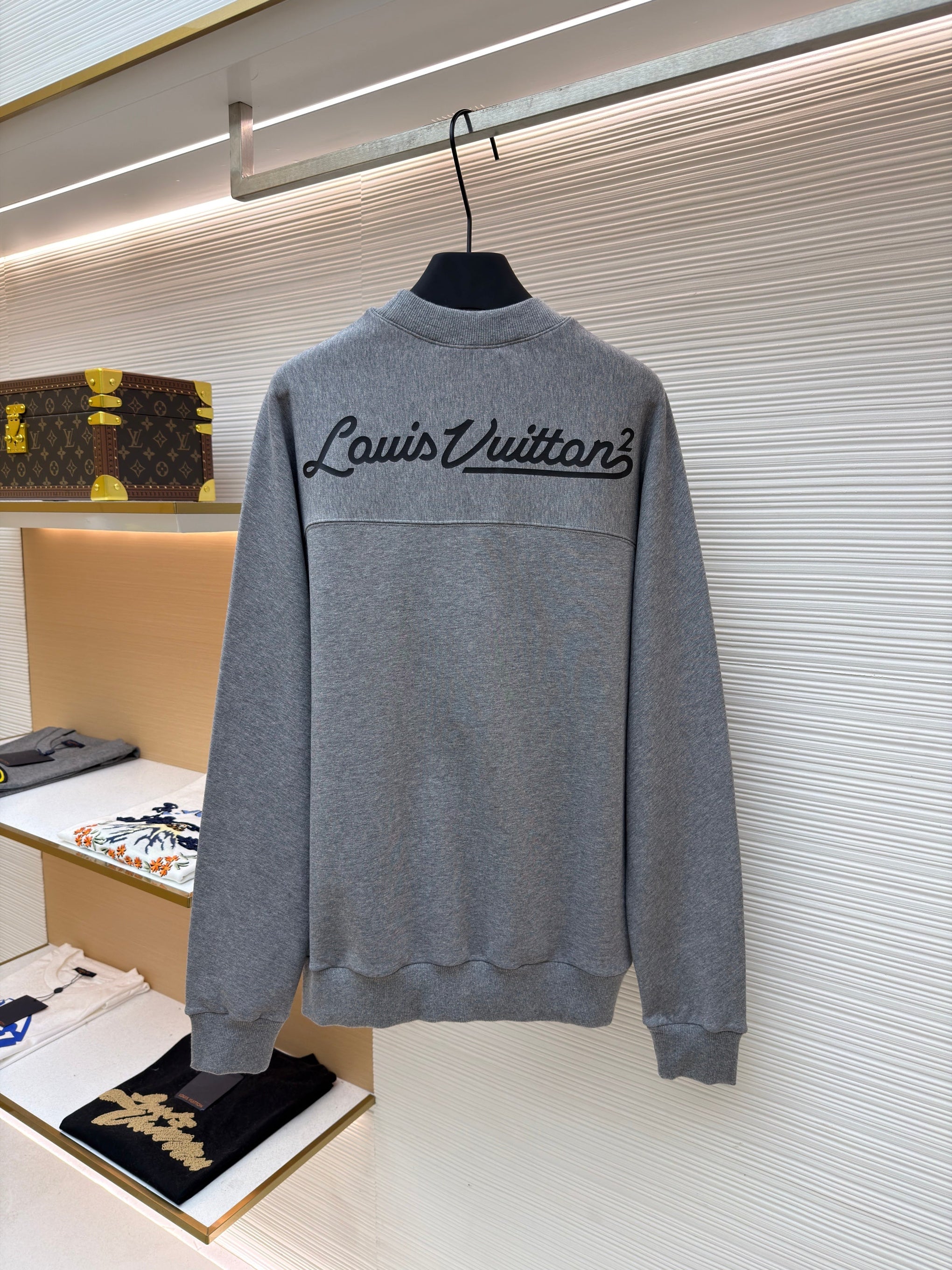 LOU SWEATSHIRT