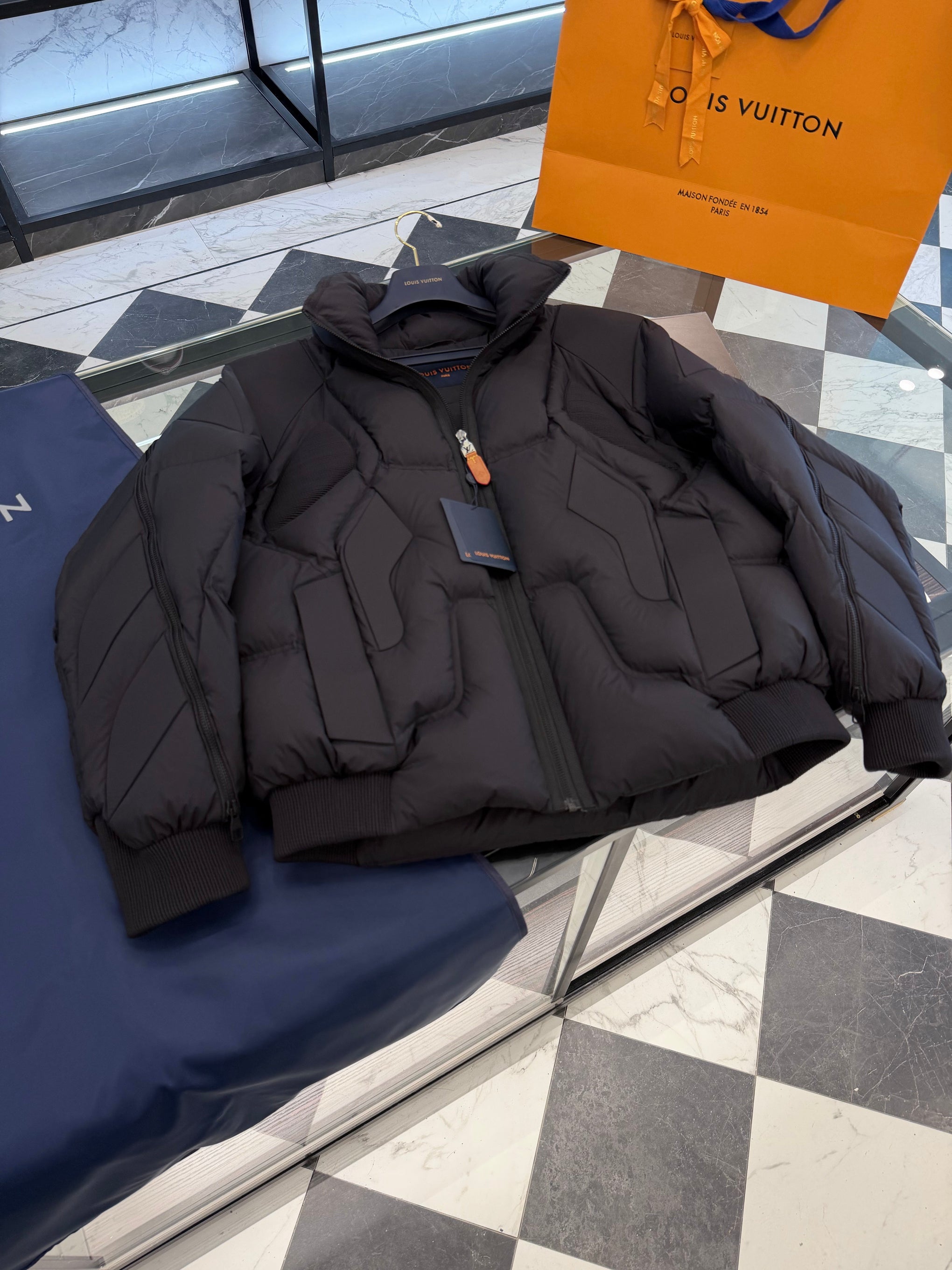 LOU JACKET