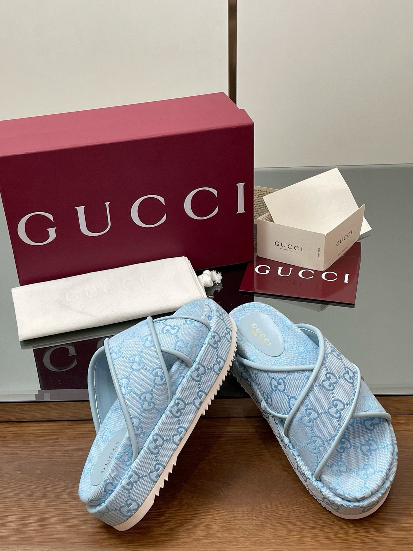 GG SANDALS