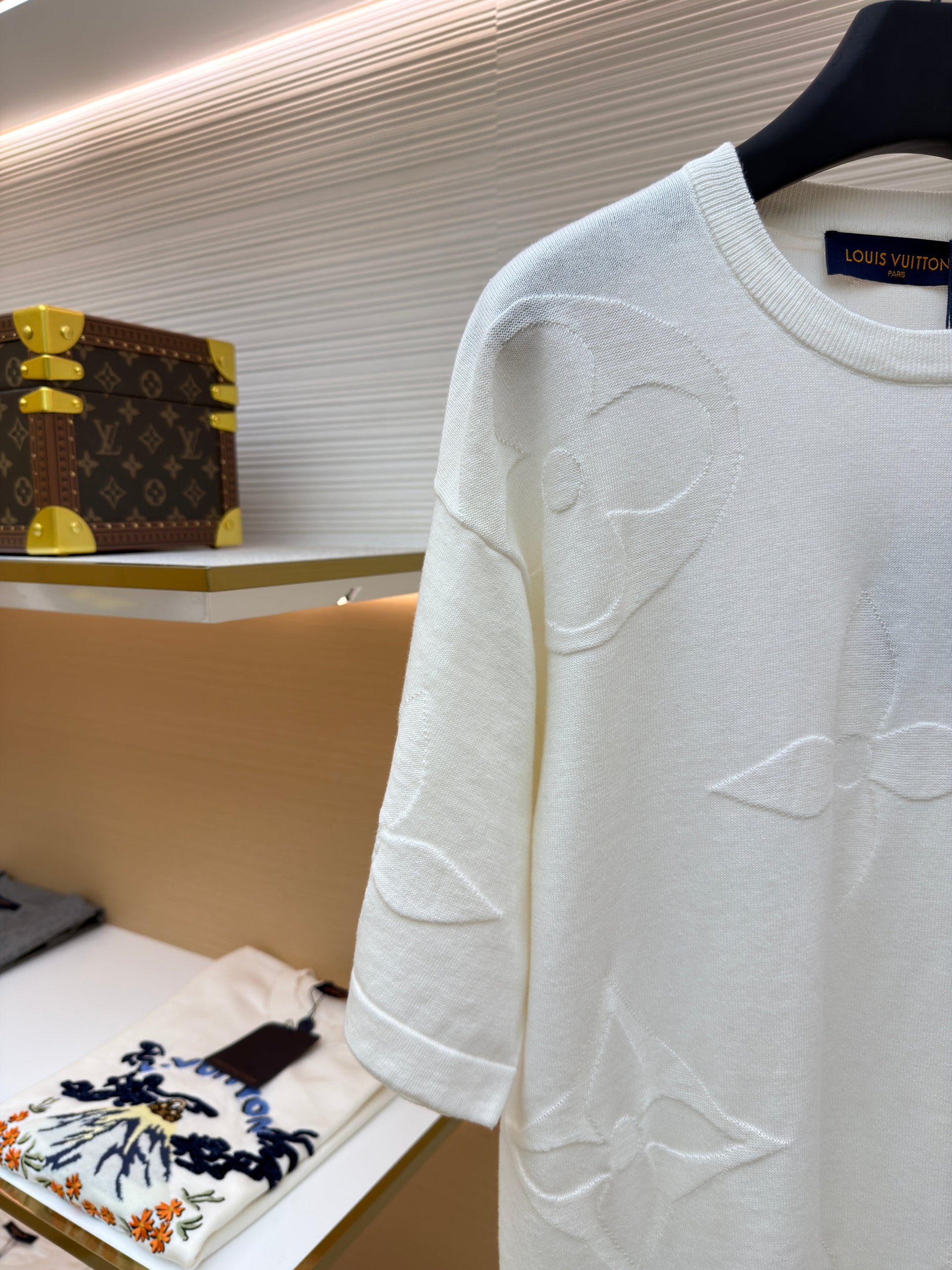 LOU T-SHIRT