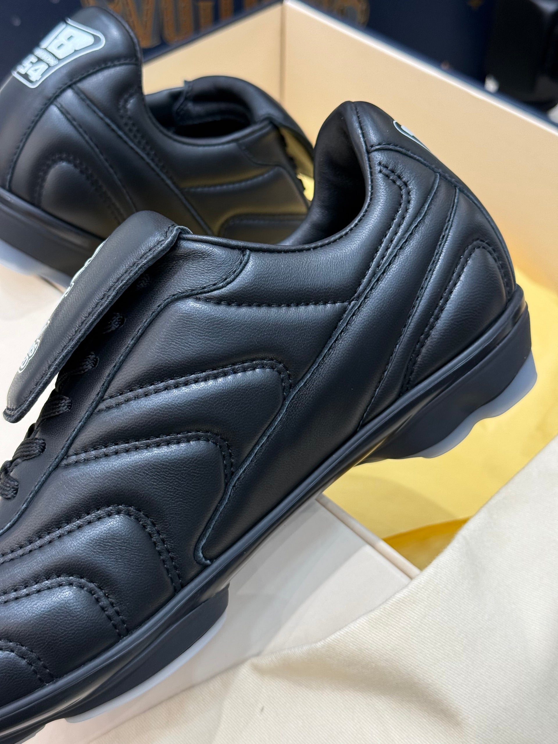 LOU FOOTPRINT SNEAKER