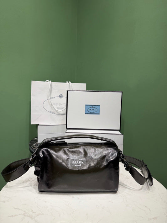 PD ANTIQUED SHOULDER BAG