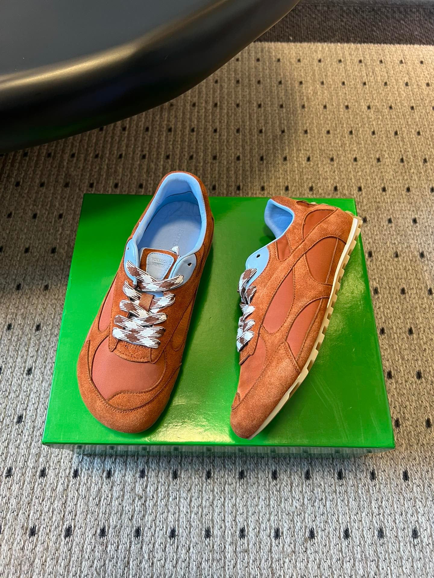 BOTT V ORBIT SNEAKER