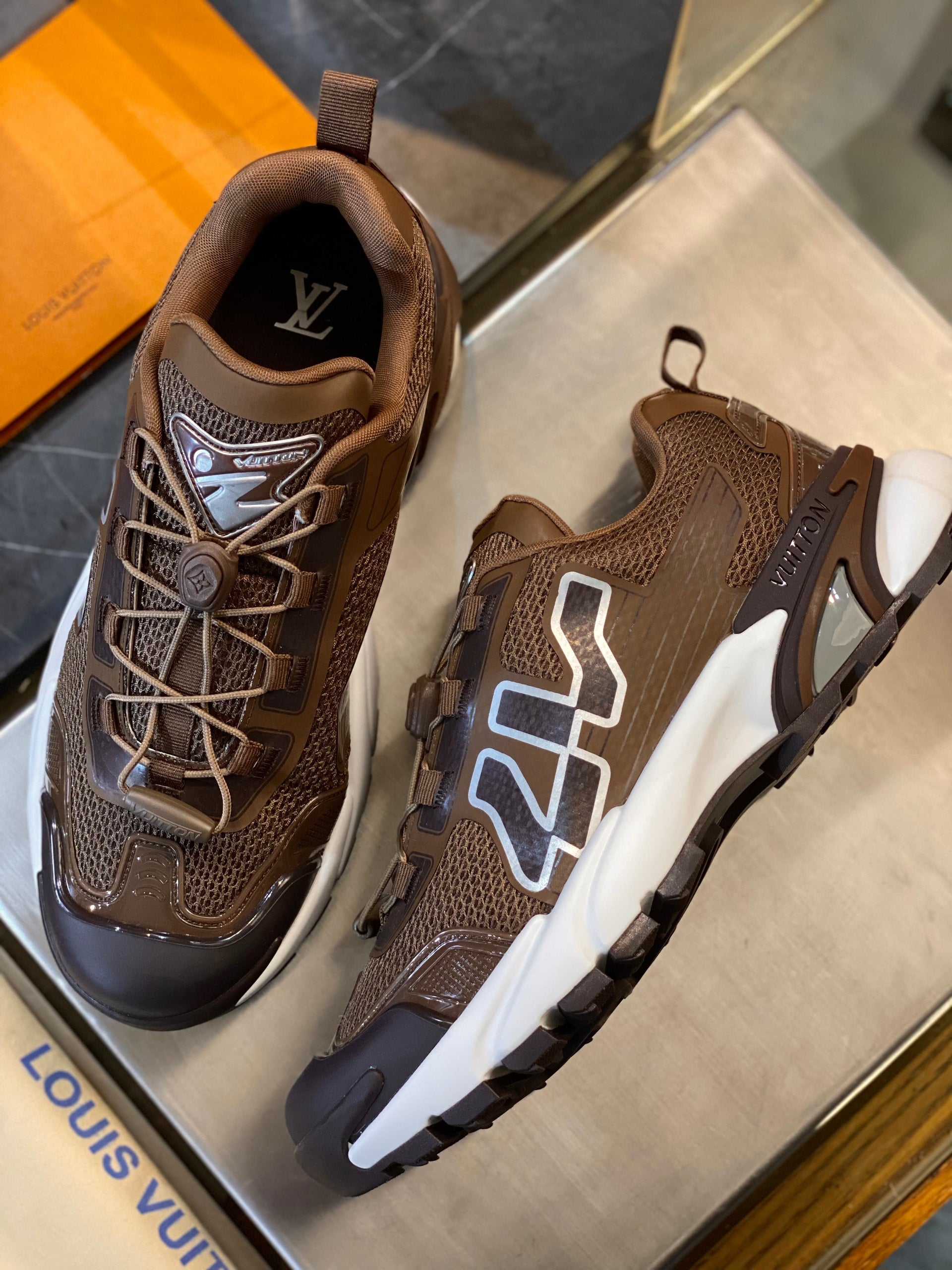 LOU RUNNER TATIC SNEAKER