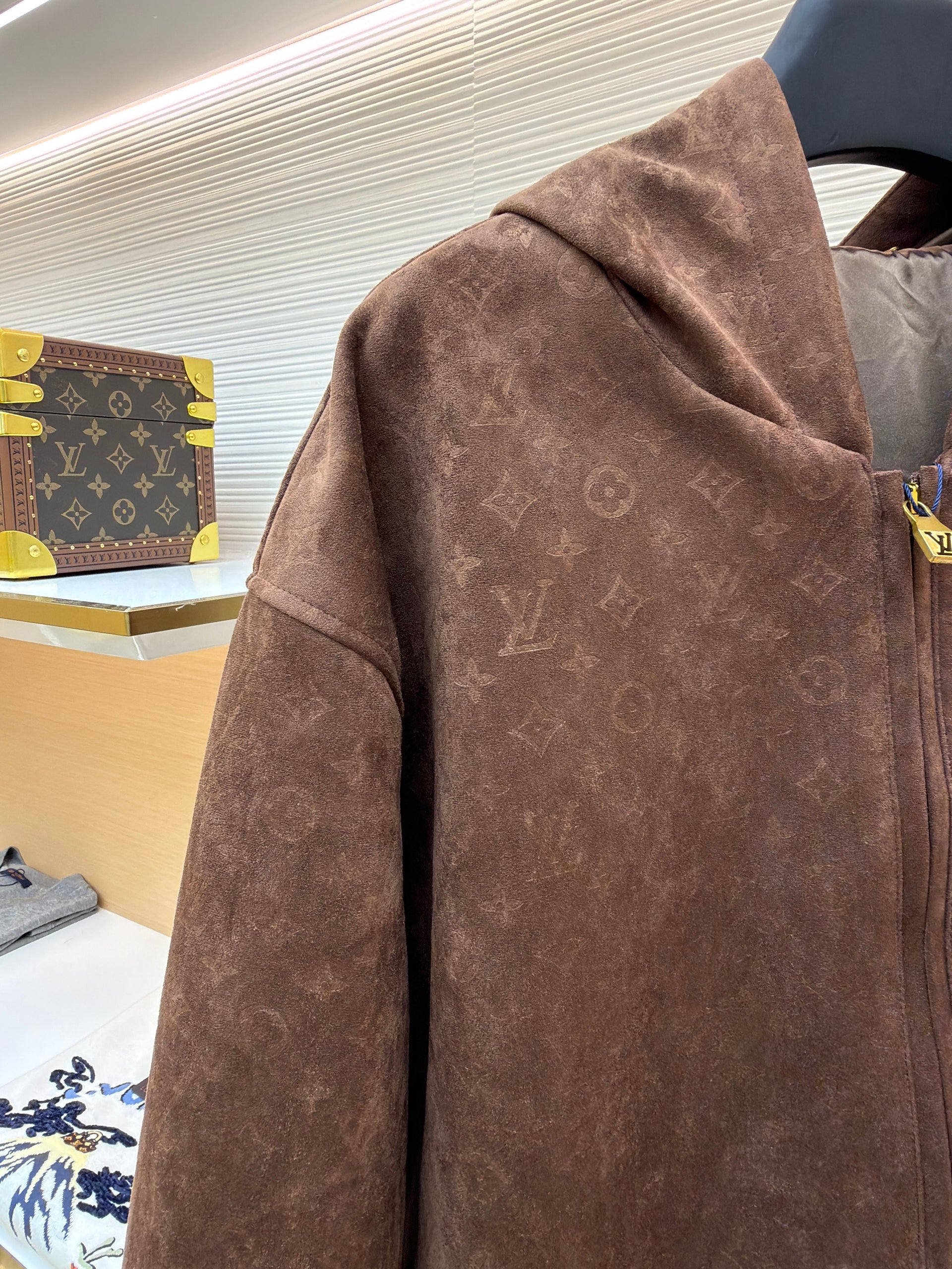LOU JACKET
