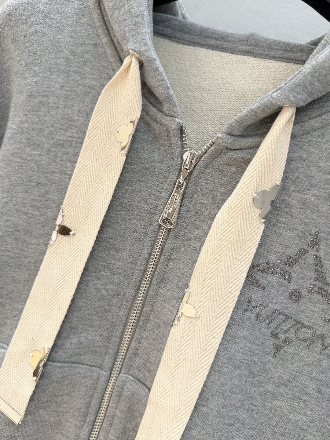LOU ZIP HOODIE