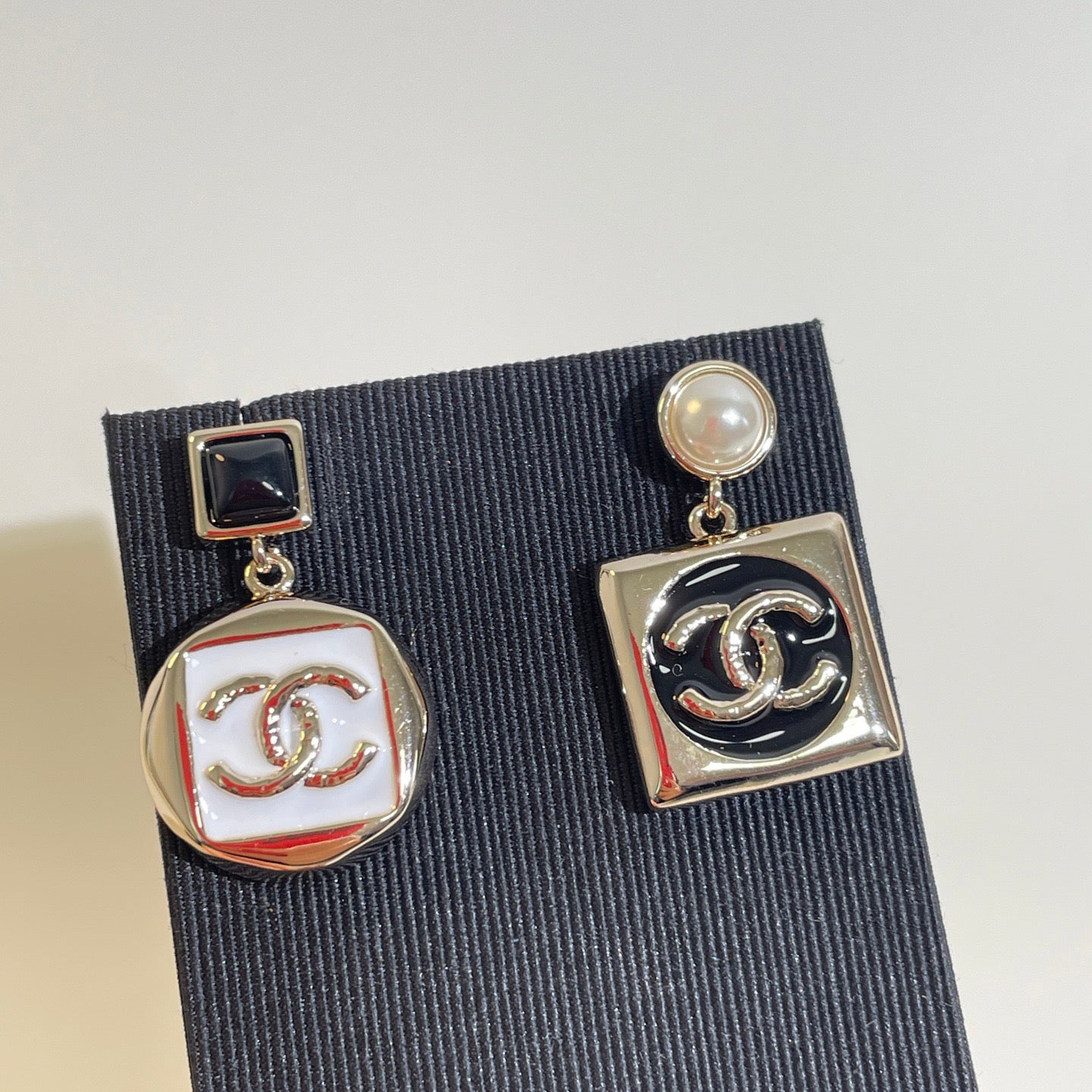 CC EARRINGS
