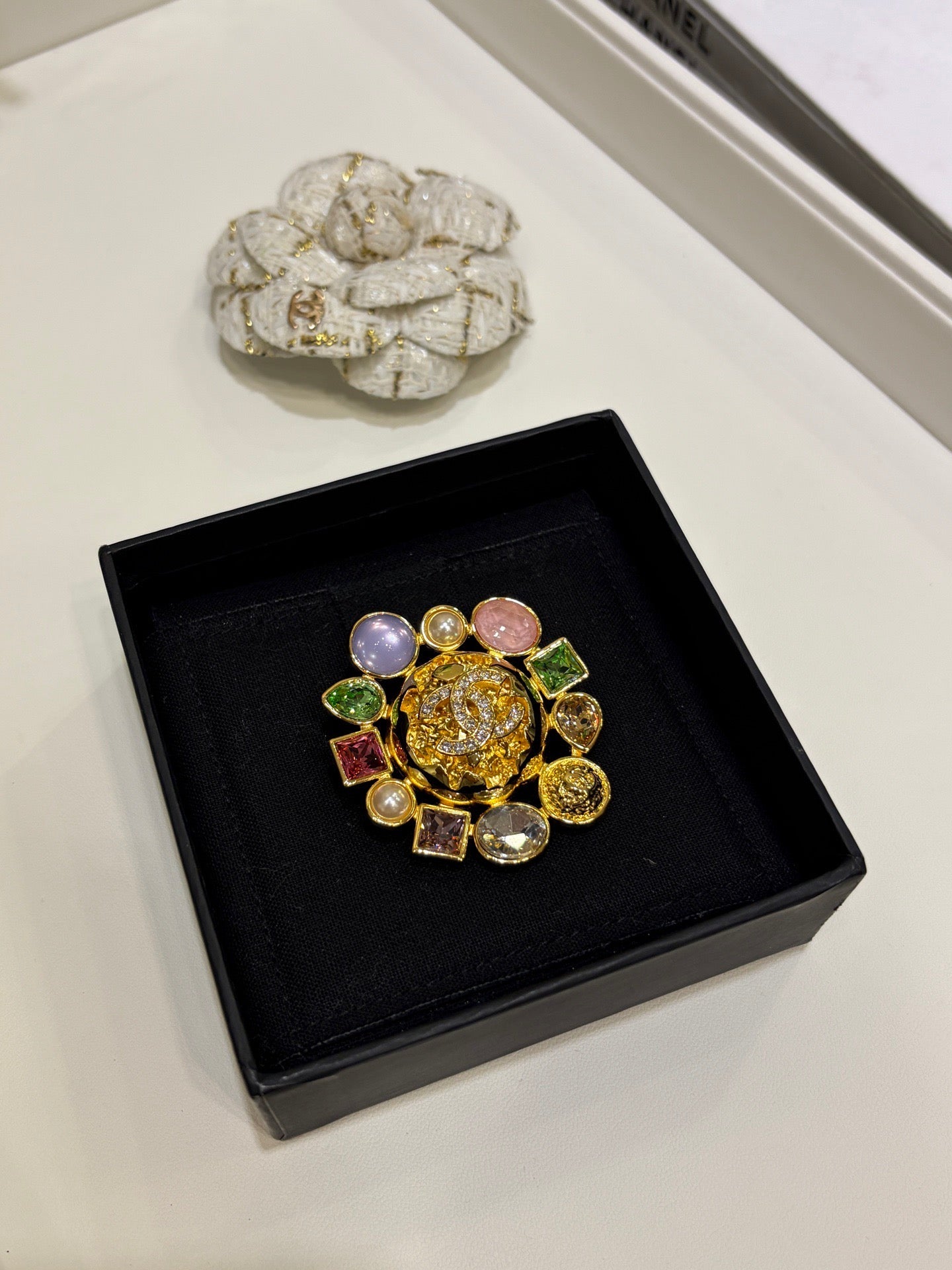 CC BROOCHE