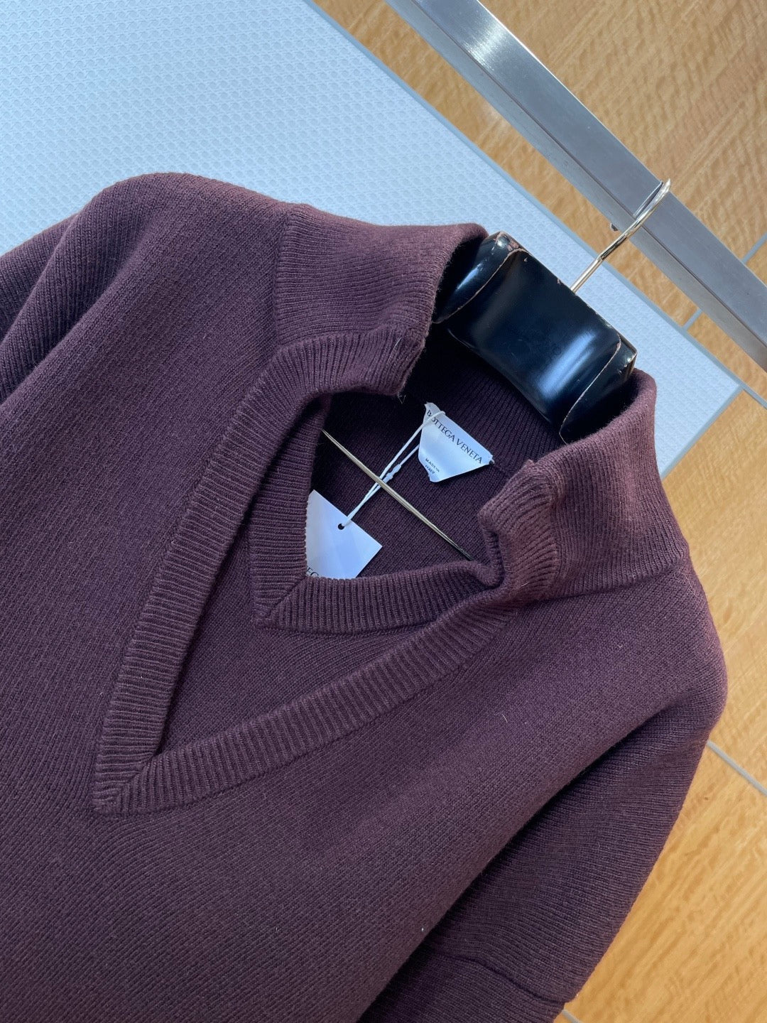 BOTT V JUMPER